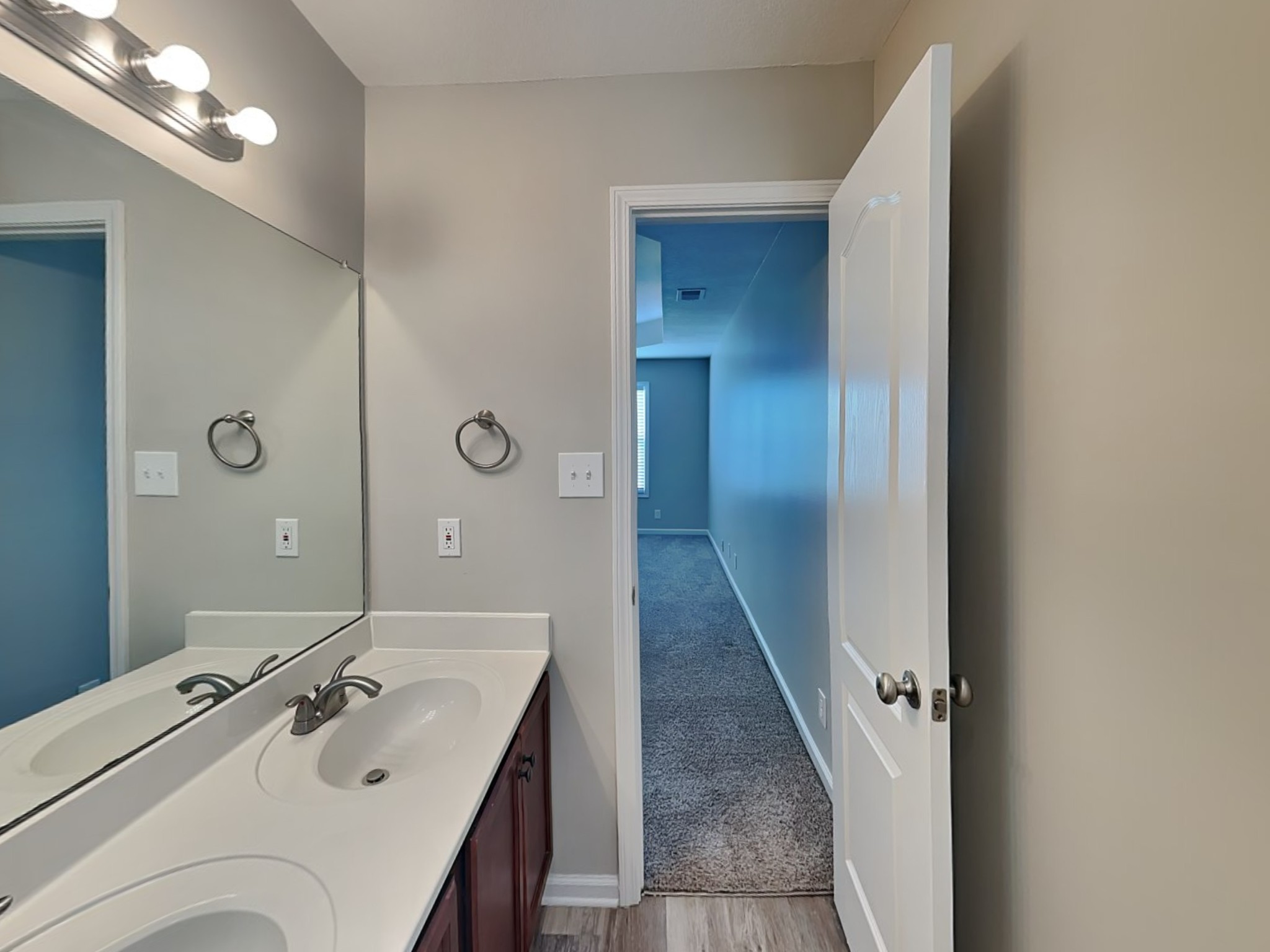 327 Mills Dr Property Photo 8