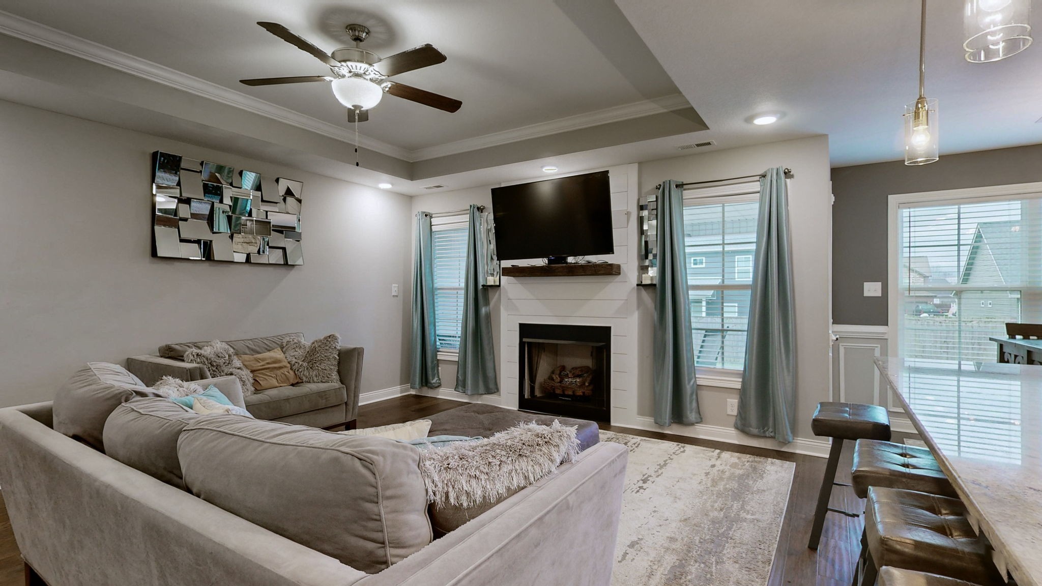 1208 Ewing Way Property Photo 3