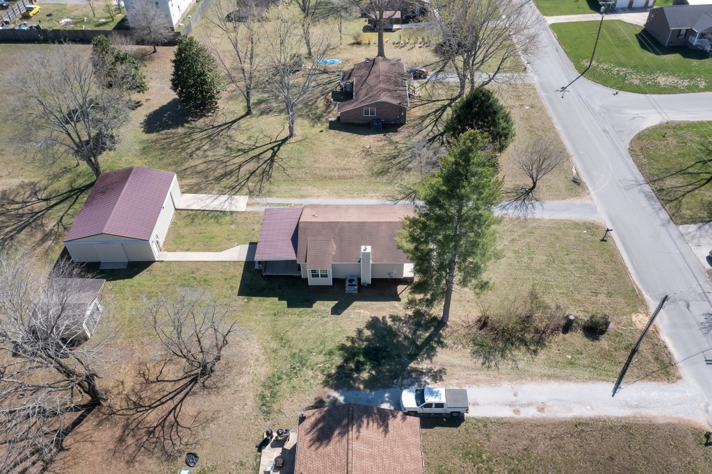 408 Glasgow Dr Property Photo 4