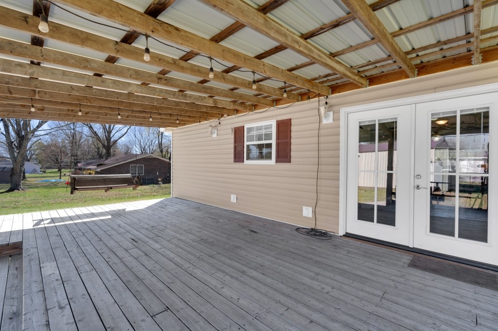 408 Glasgow Dr Property Photo 10