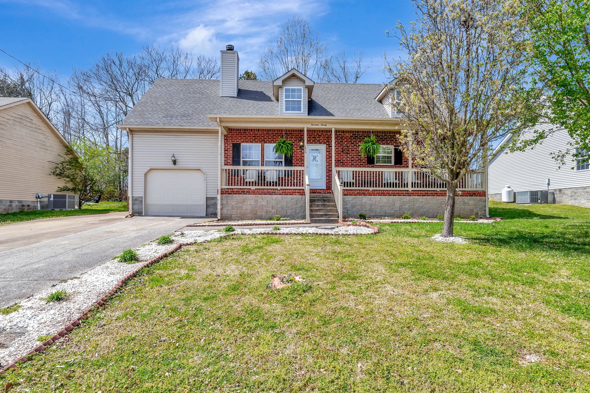 1420 Tuffnell Dr Property Photo