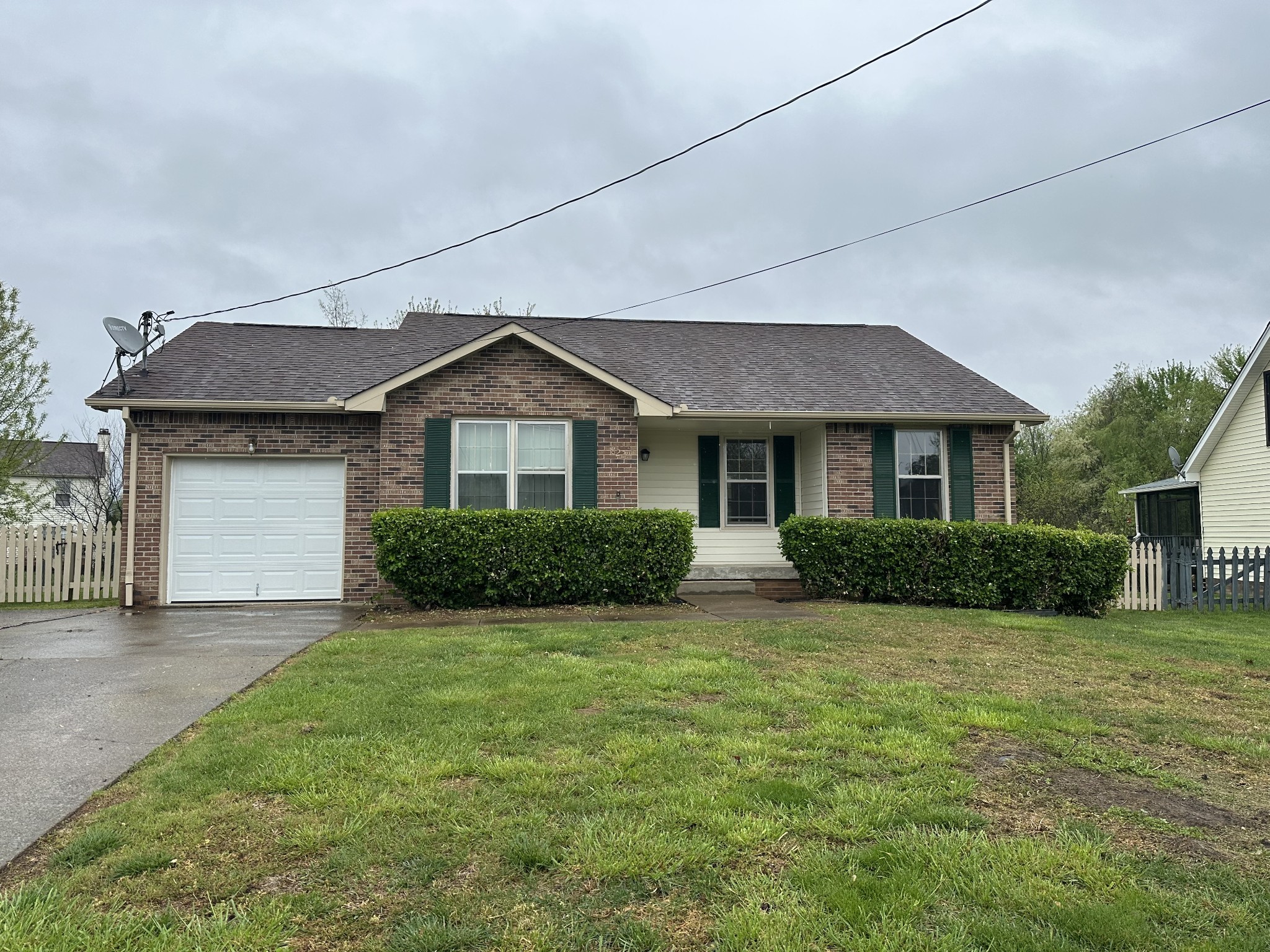 822 Iris Ln Property Photo 1