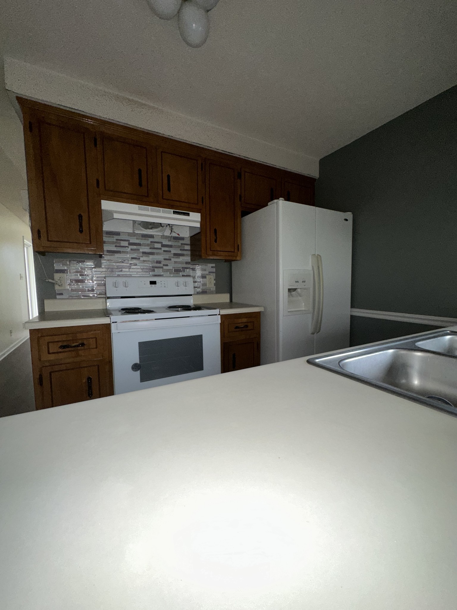 822 Iris Ln Property Photo 4