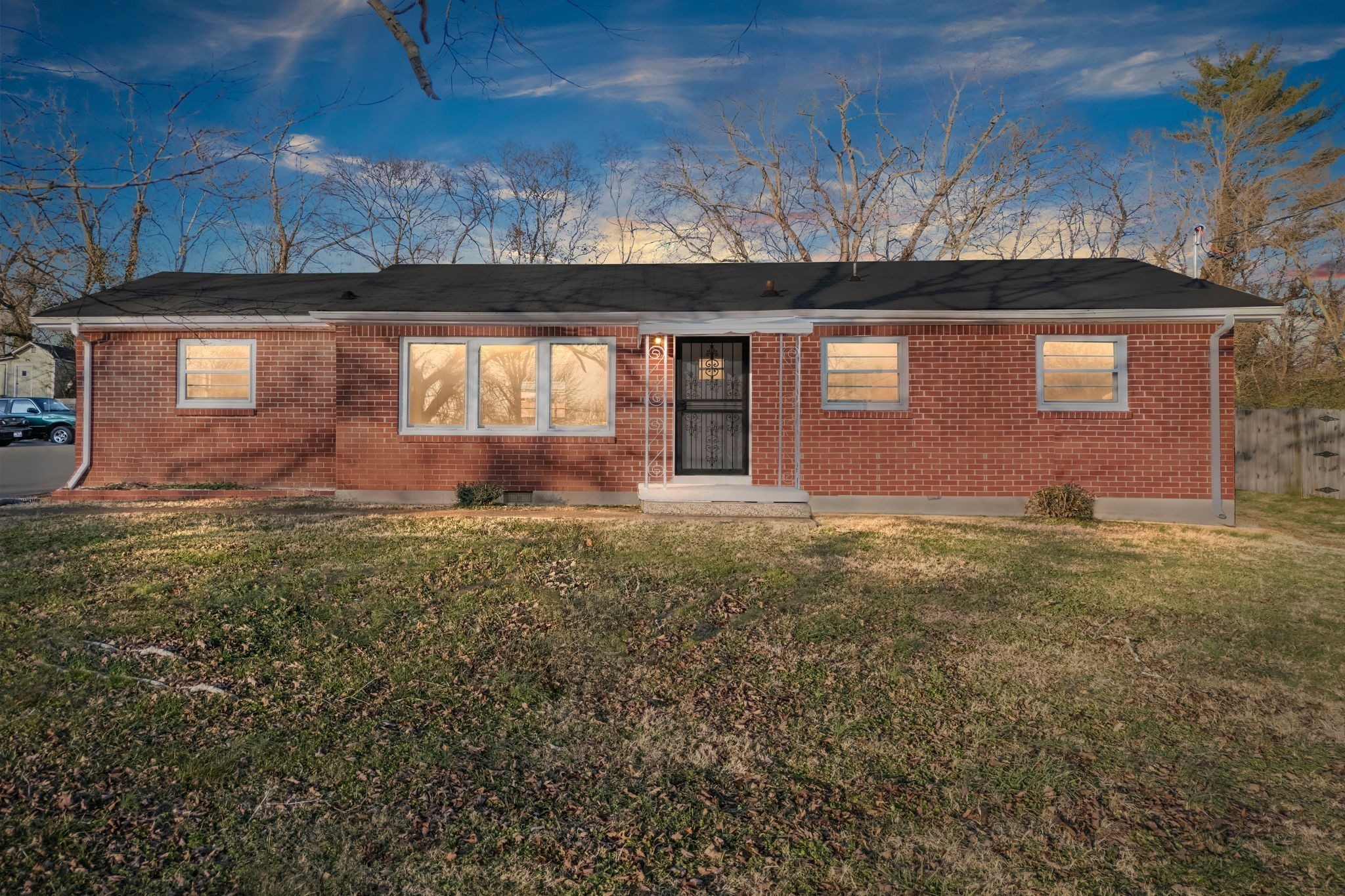 121 Ray Ave Property Photo