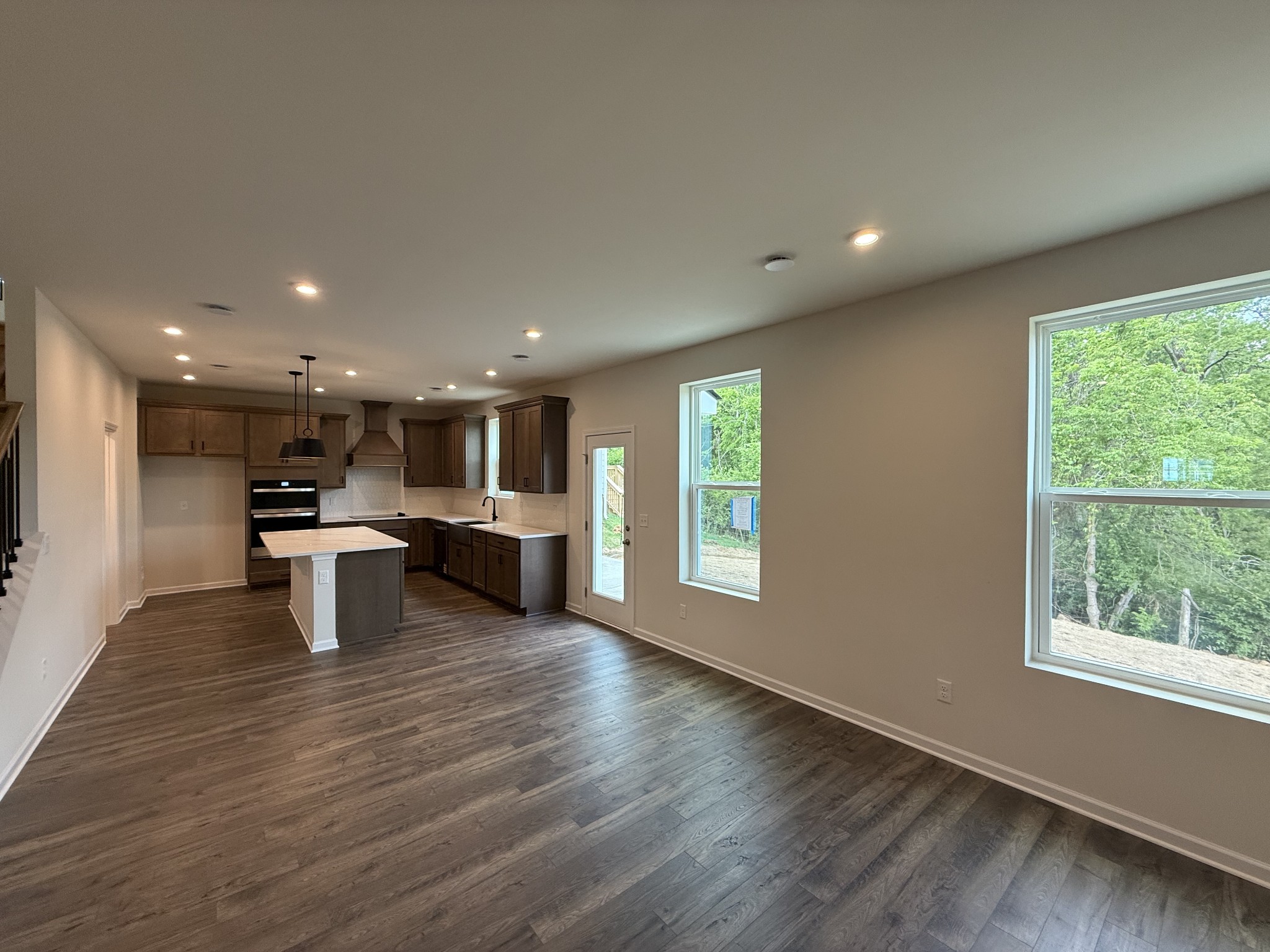 1216 Wallace Way Property Photo 4