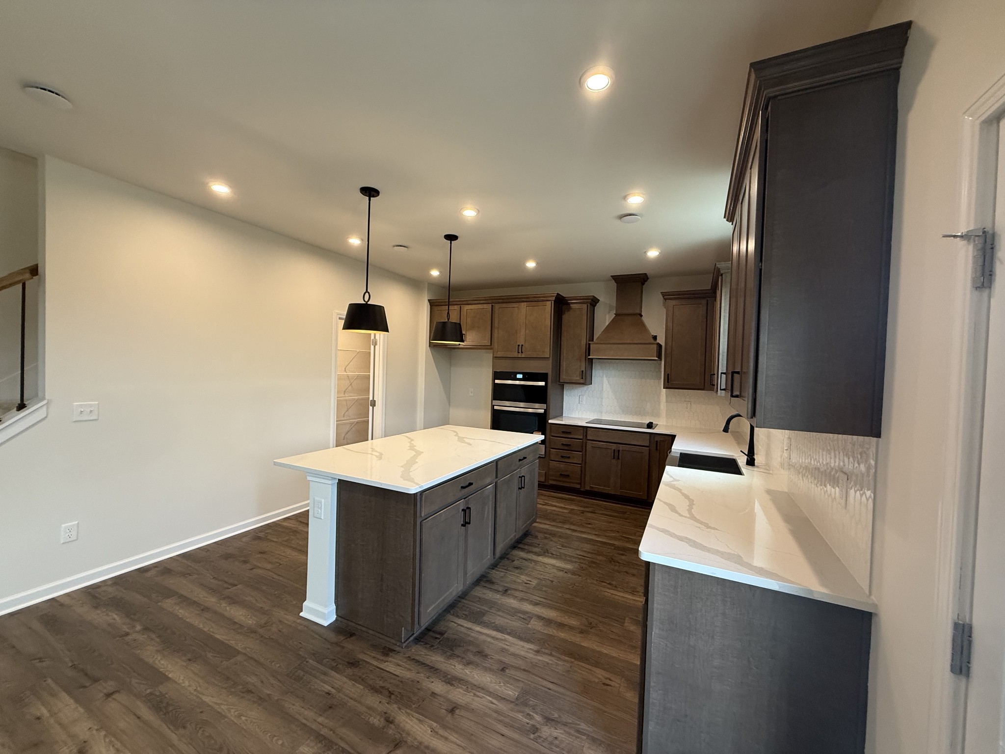 1216 Wallace Way Property Photo 5