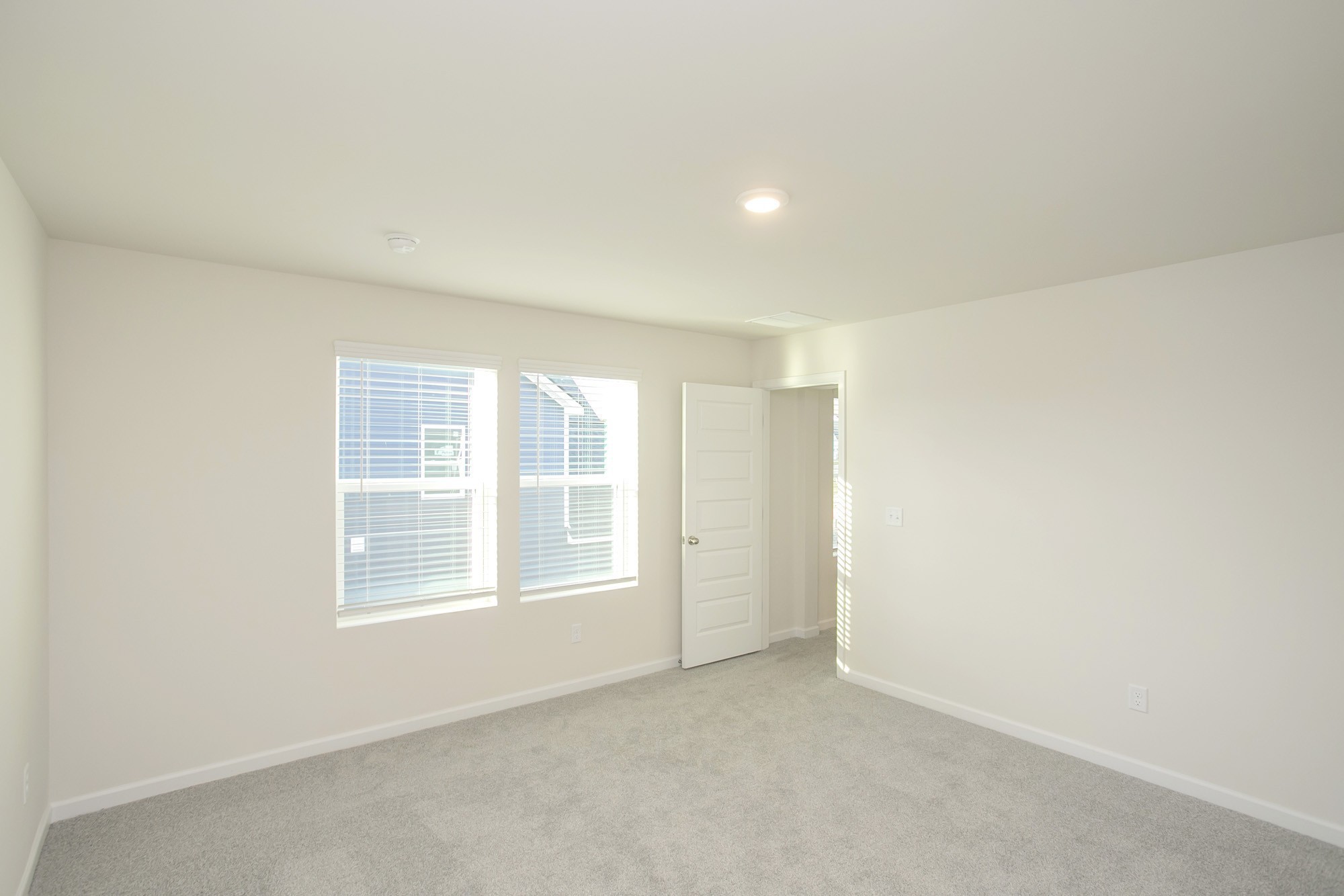 1216 Wallace Way Property Photo 10
