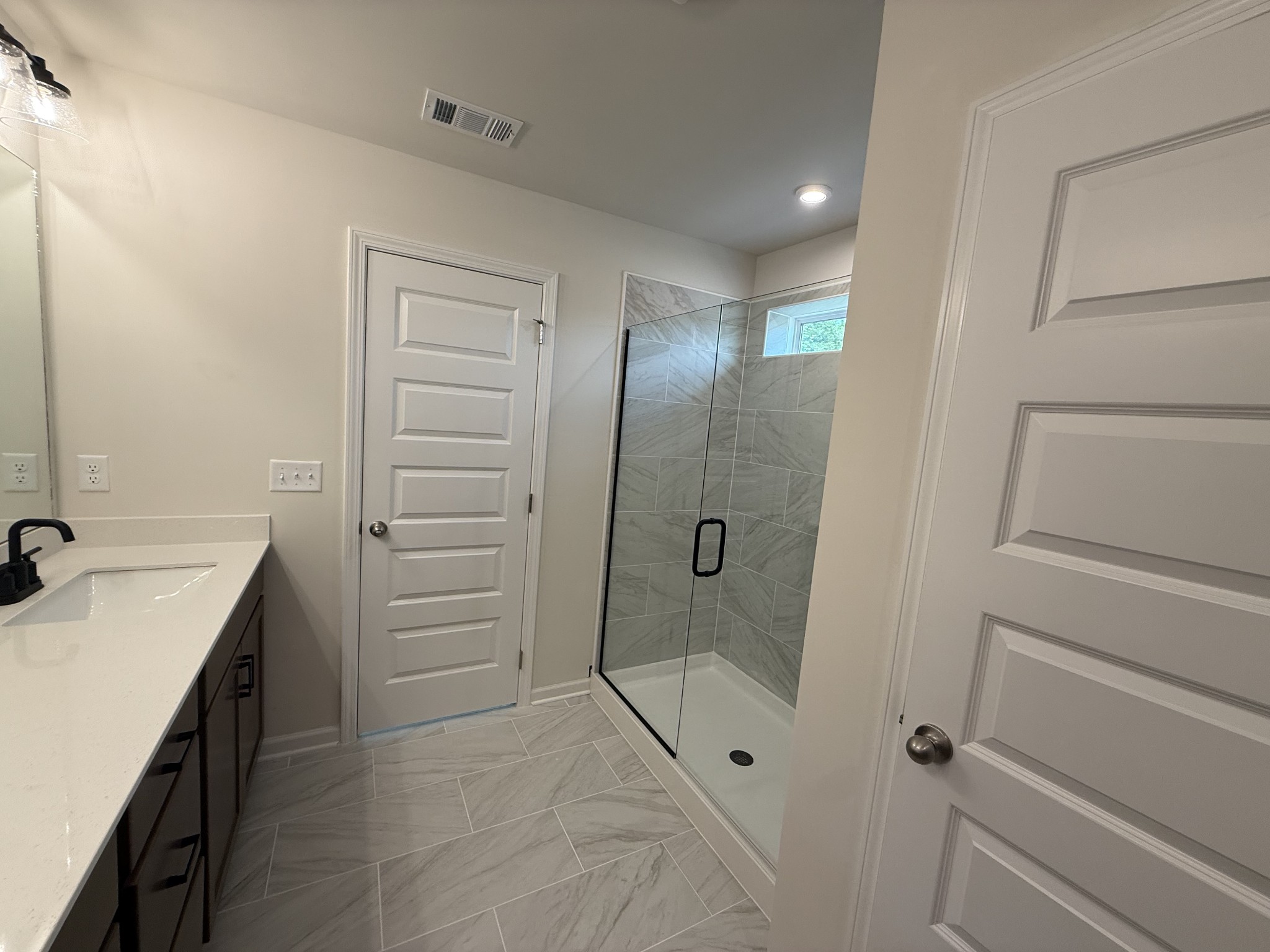 1216 Wallace Way Property Photo 11