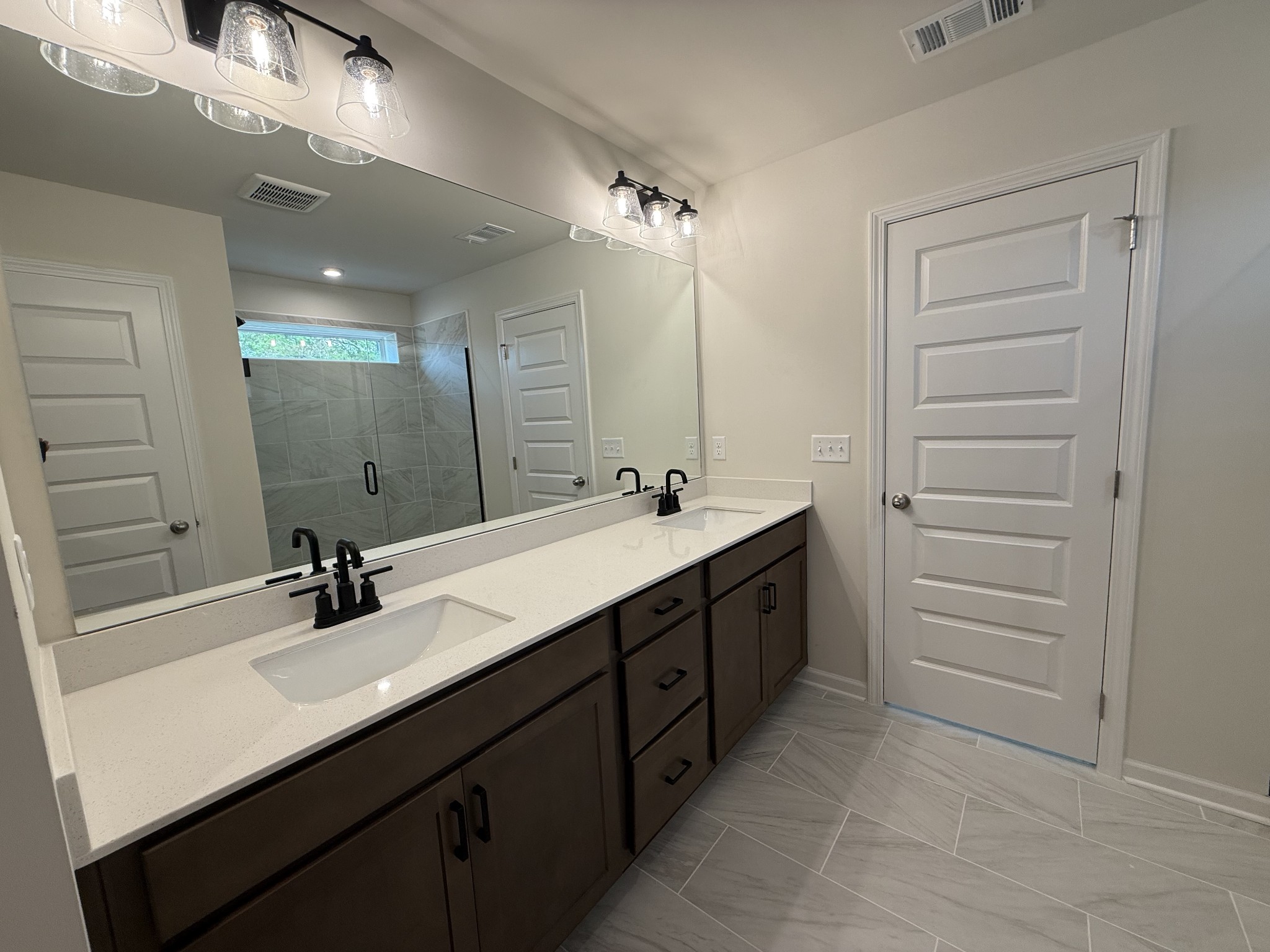 1216 Wallace Way Property Photo 12