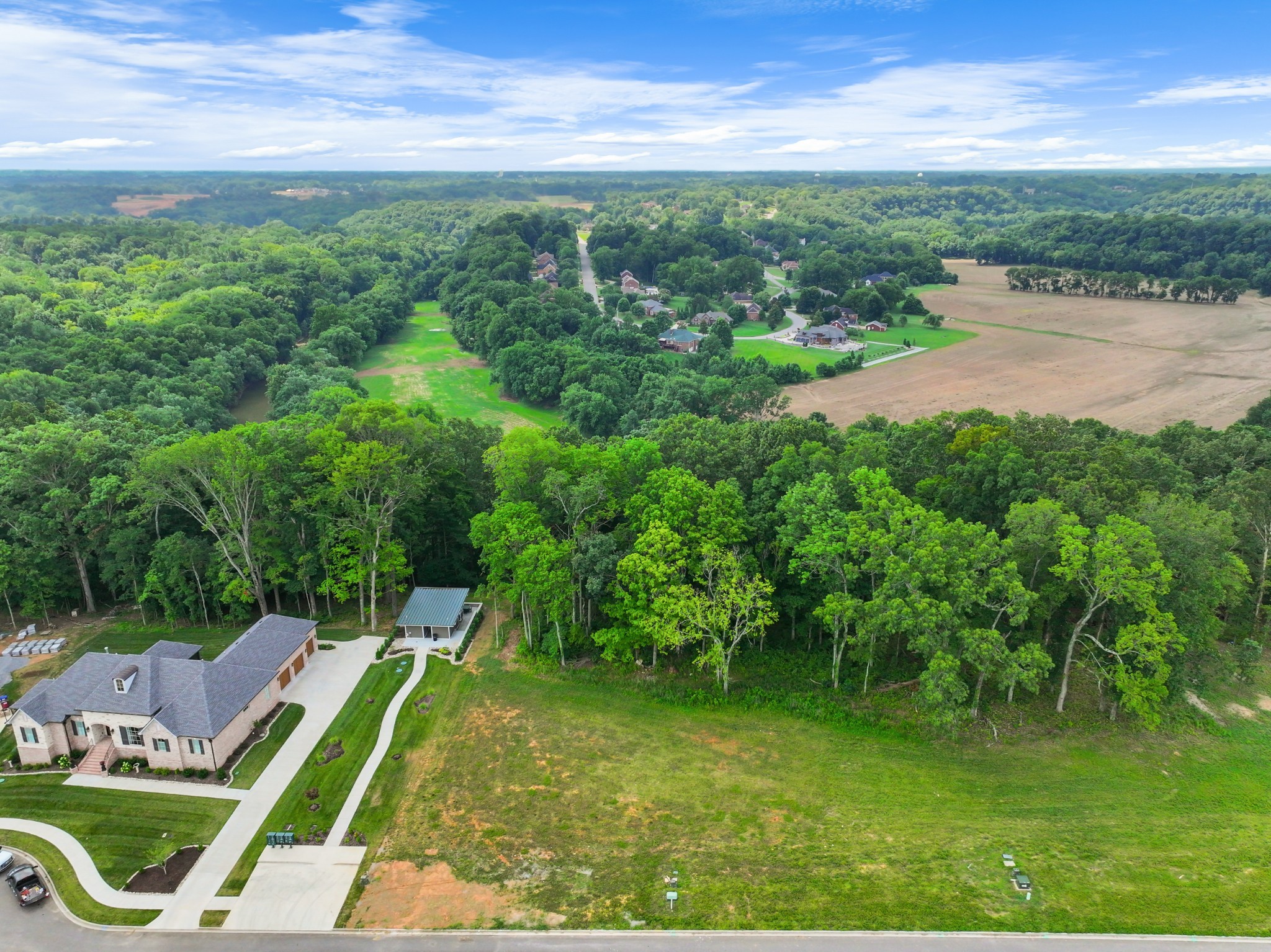 866 Shady Bluff Trl Property Photo 2