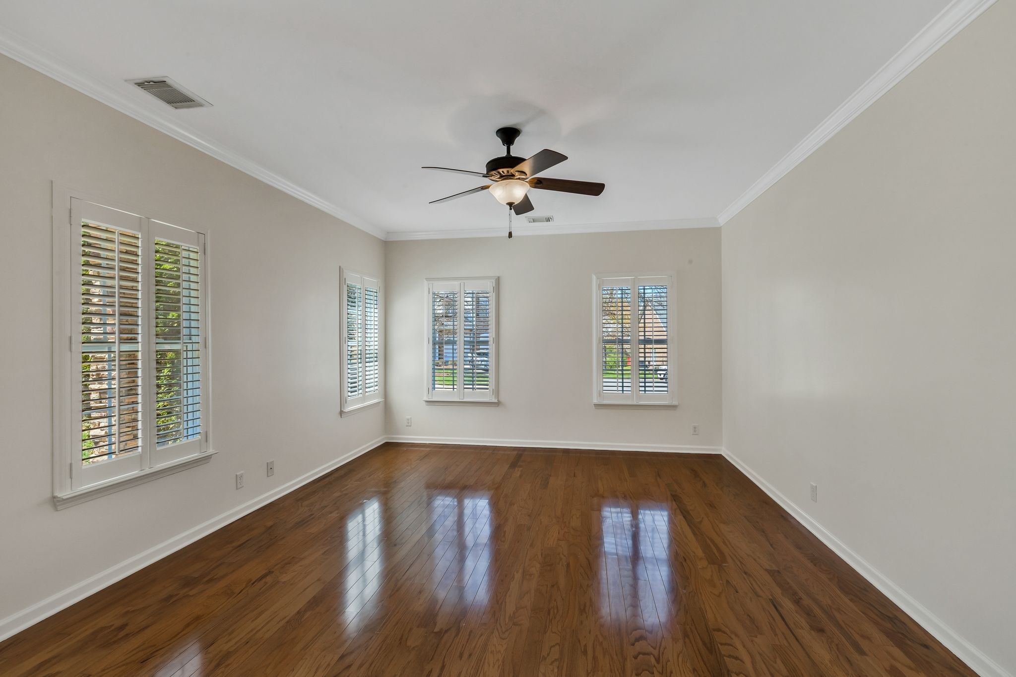 919 Catlow Ct Property Photo 8