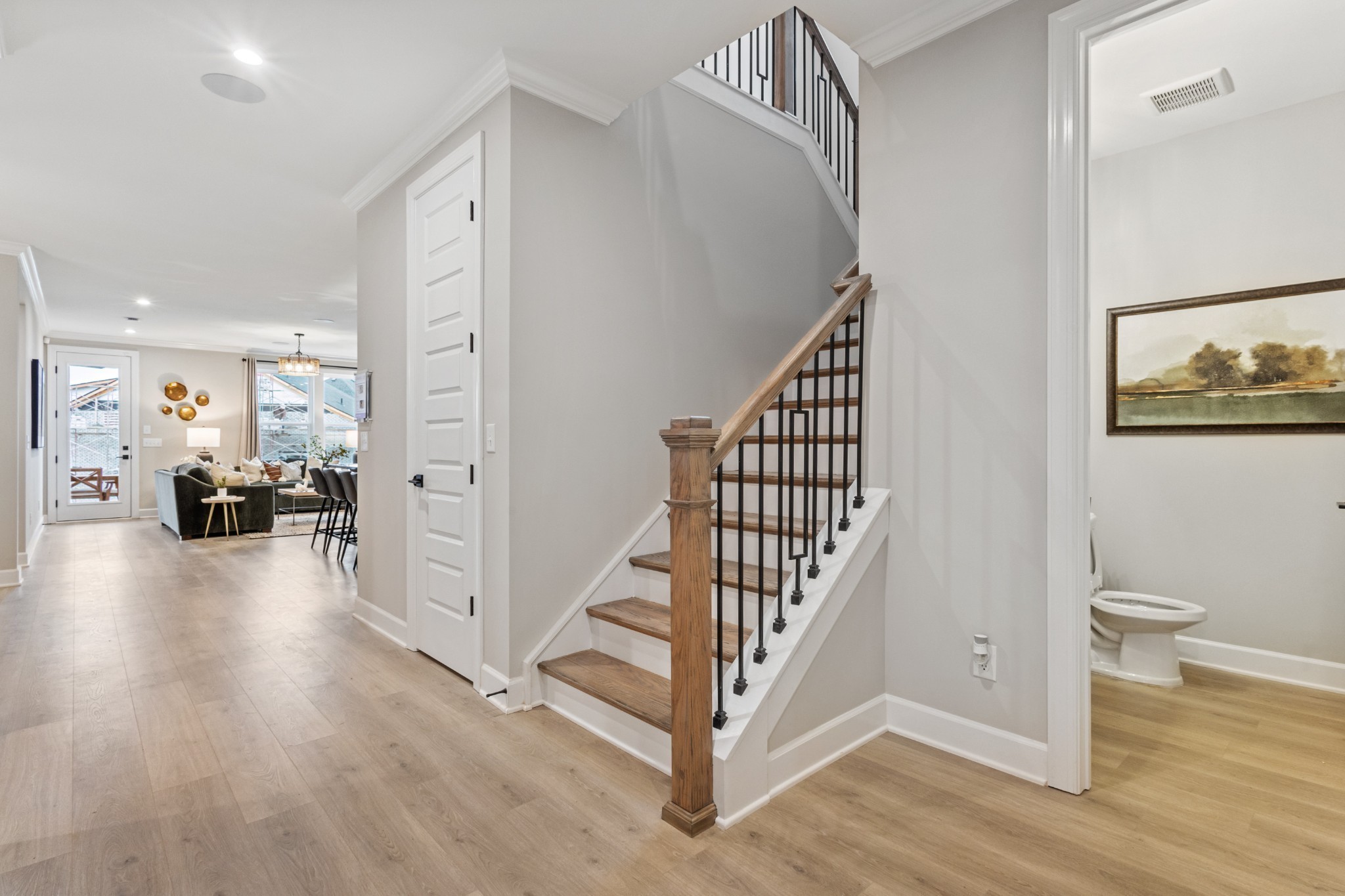 909 Champions Circle Property Photo 4