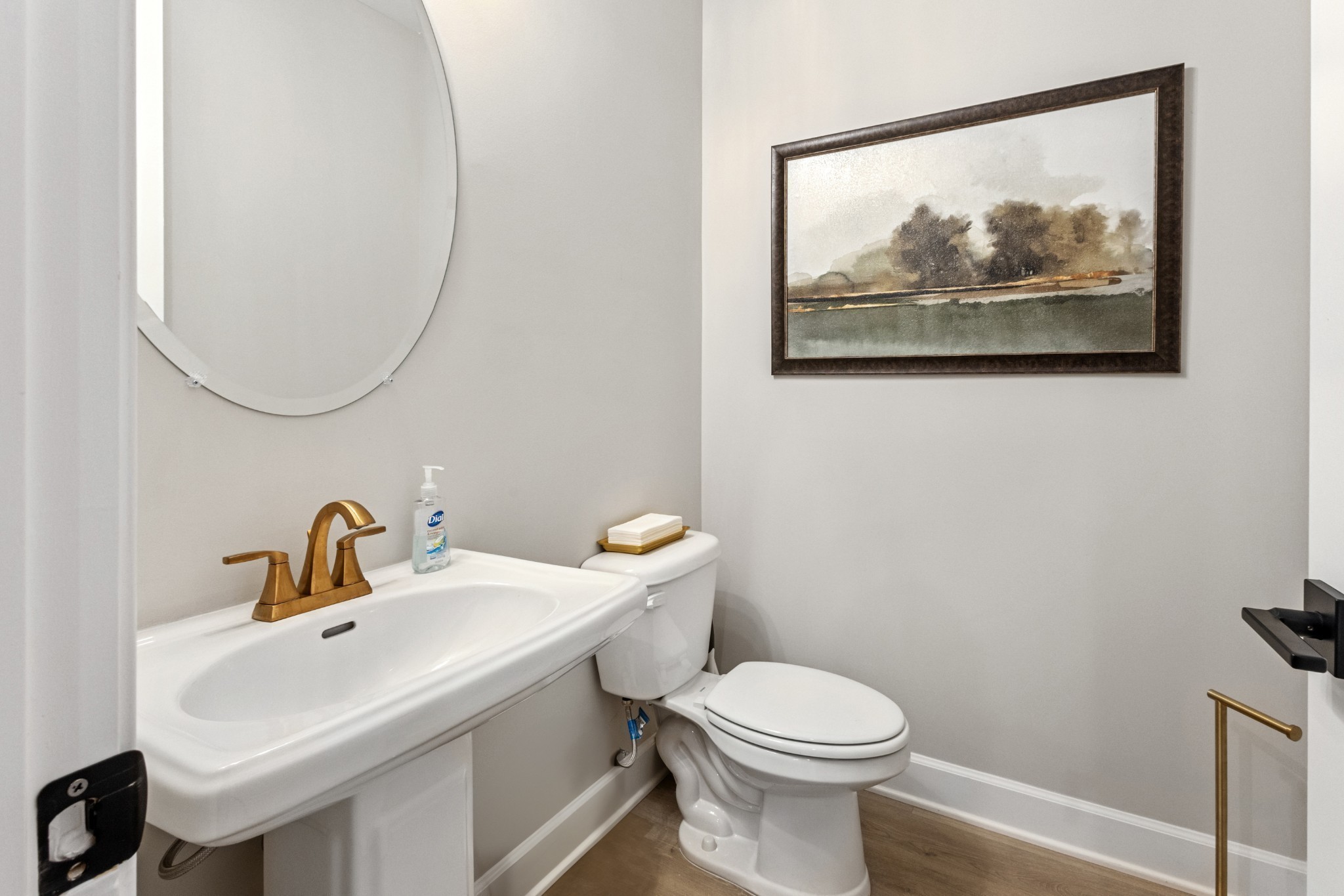 909 Champions Circle Property Photo 5