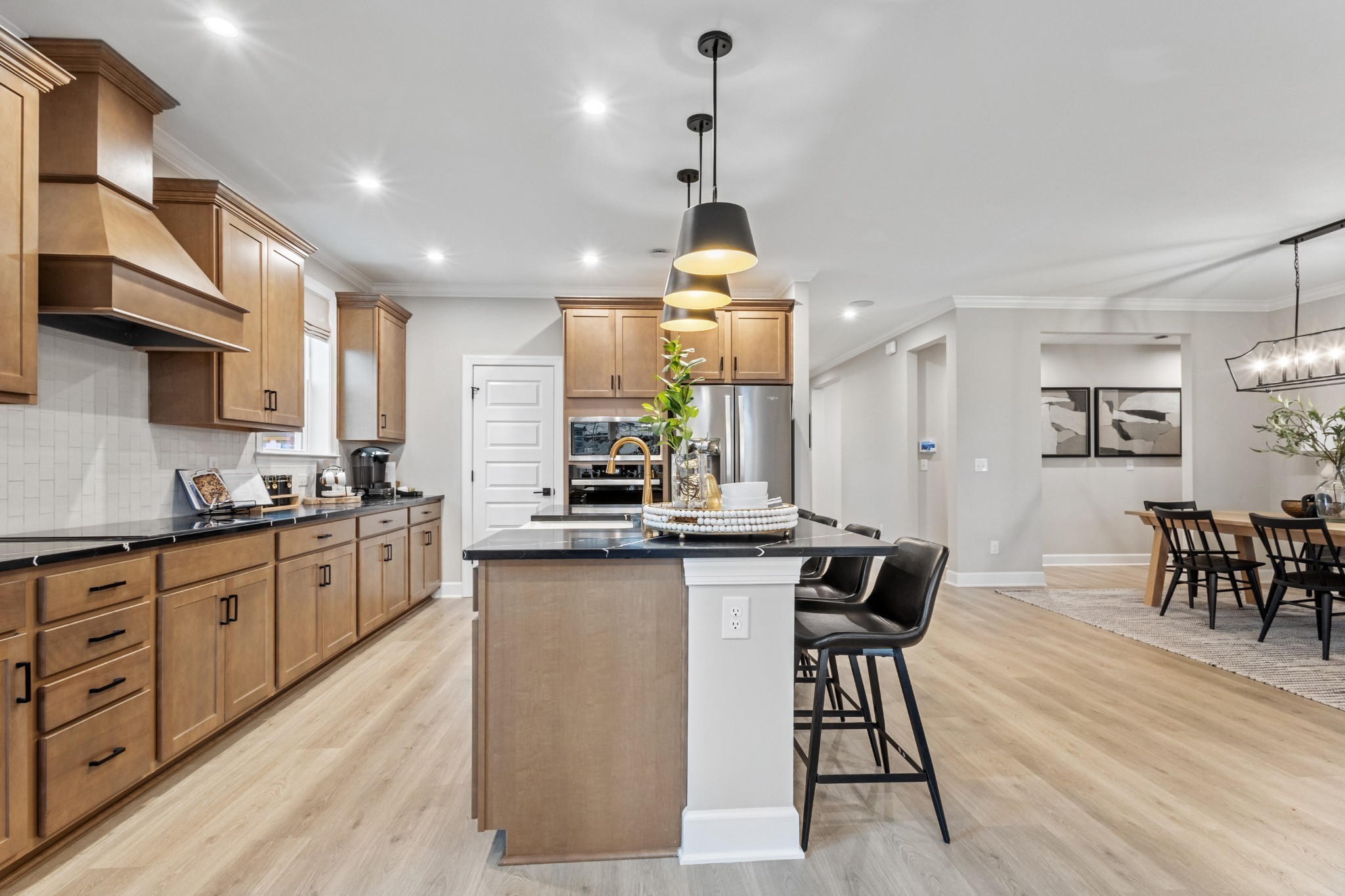 909 Champions Circle Property Photo 8