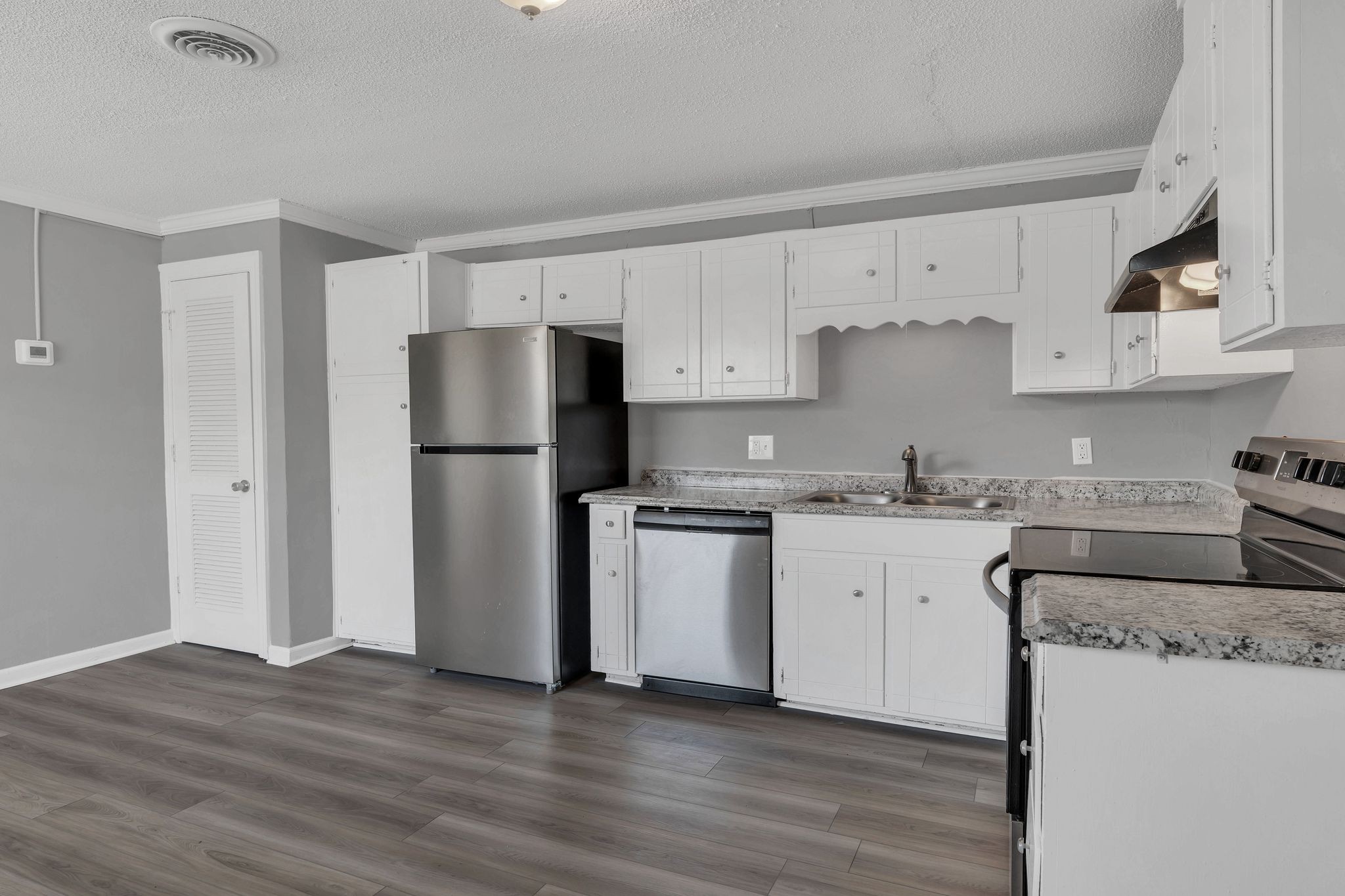 3883 Lunn Dr Property Photo 6