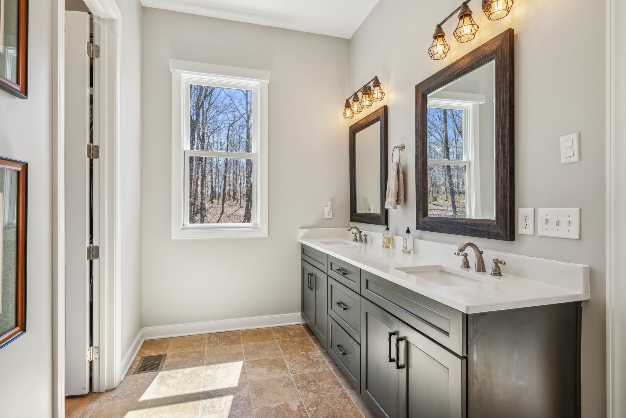 6033 Vesper Way, E Property Photo 46