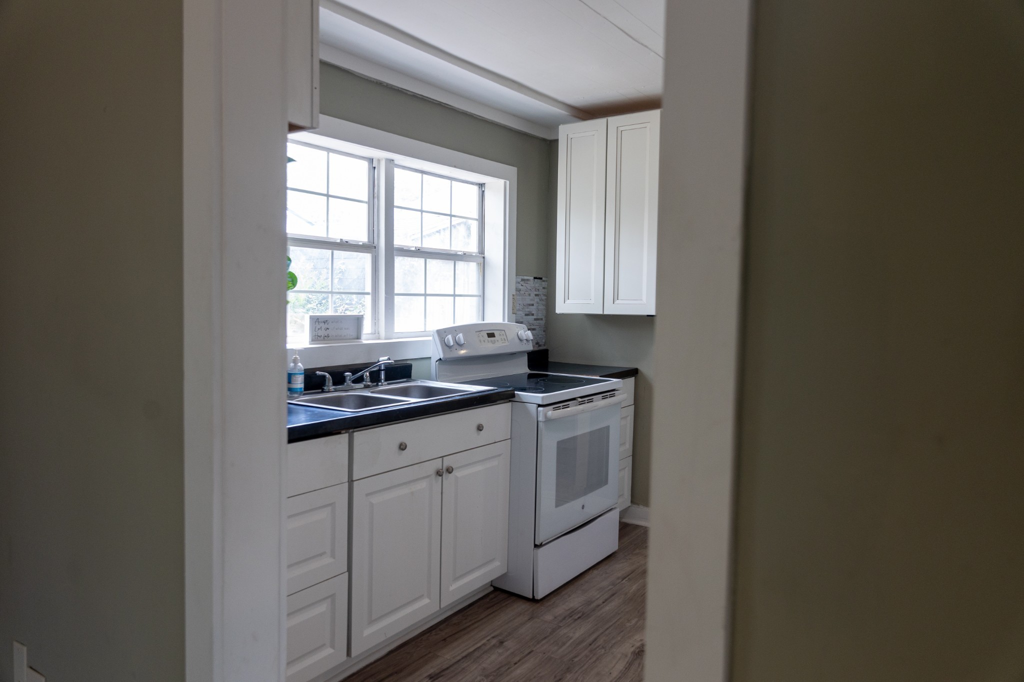 1144 Cedar St Property Photo 7