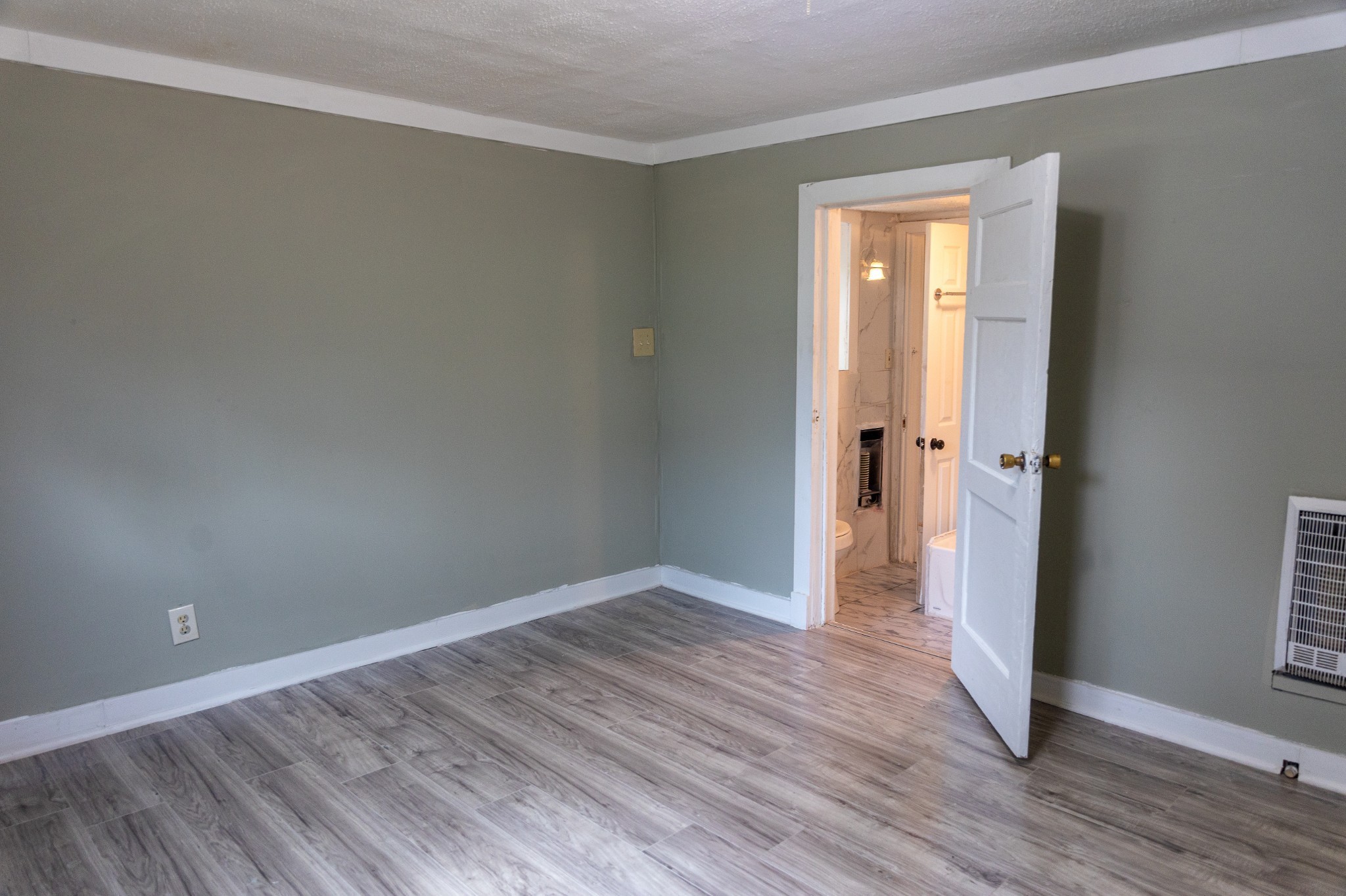 1144 Cedar St Property Photo 14