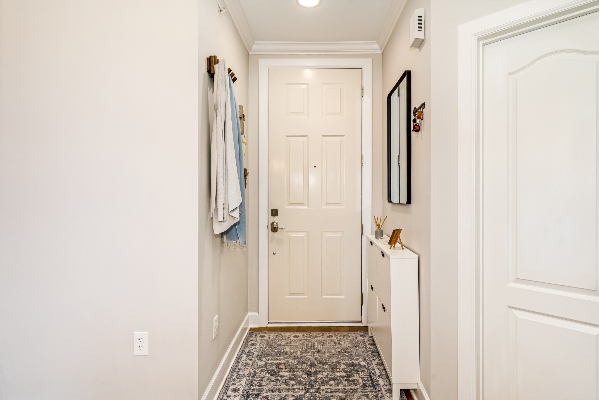 309 Seven Springs Way Property Photo 6