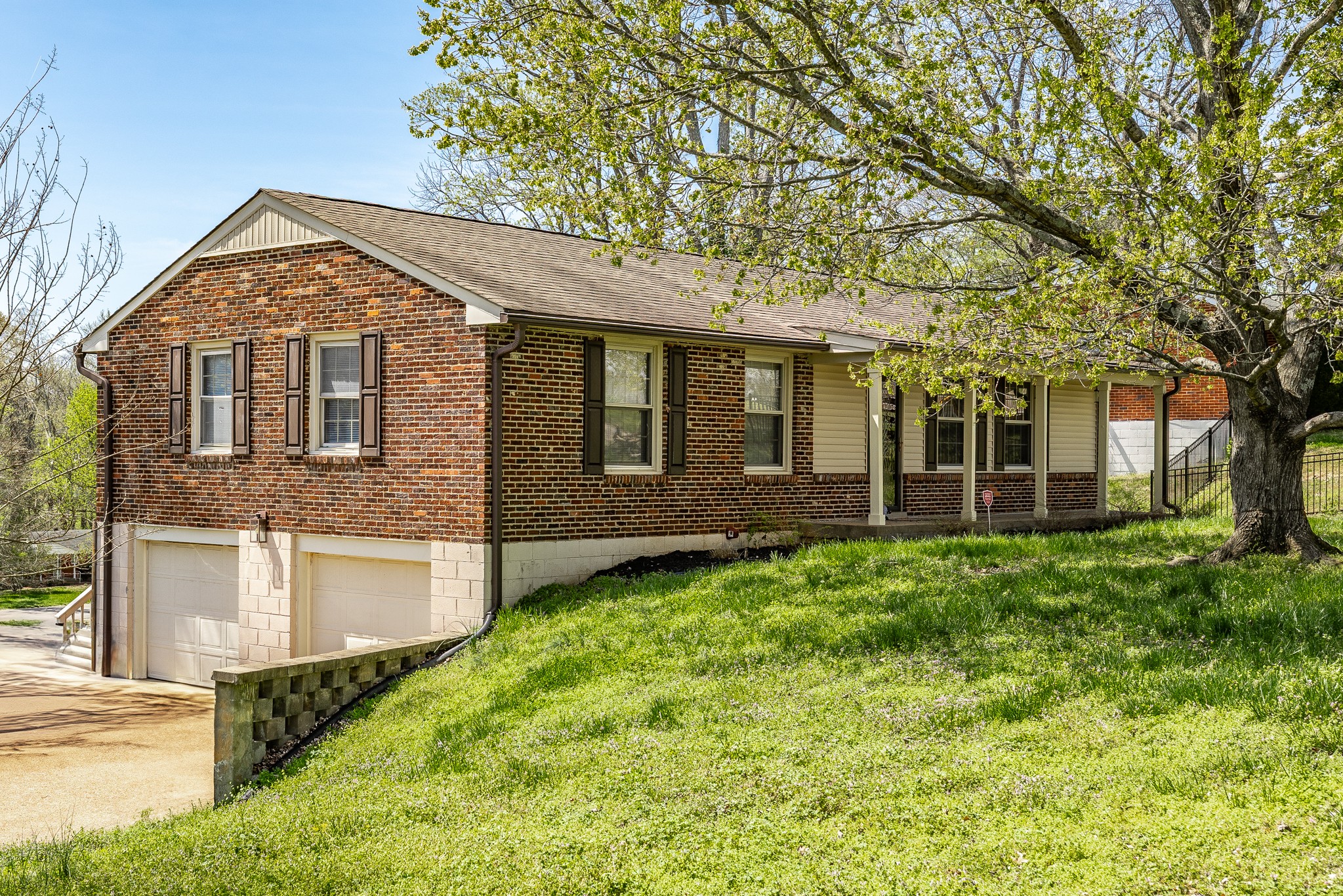3046 Jenry Dr Property Photo 2