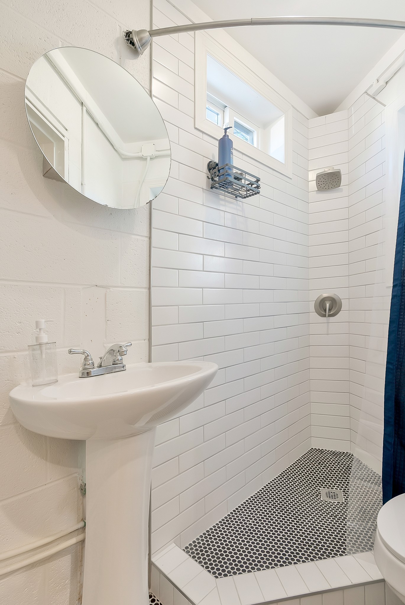 209 W 13th St Property Photo 81