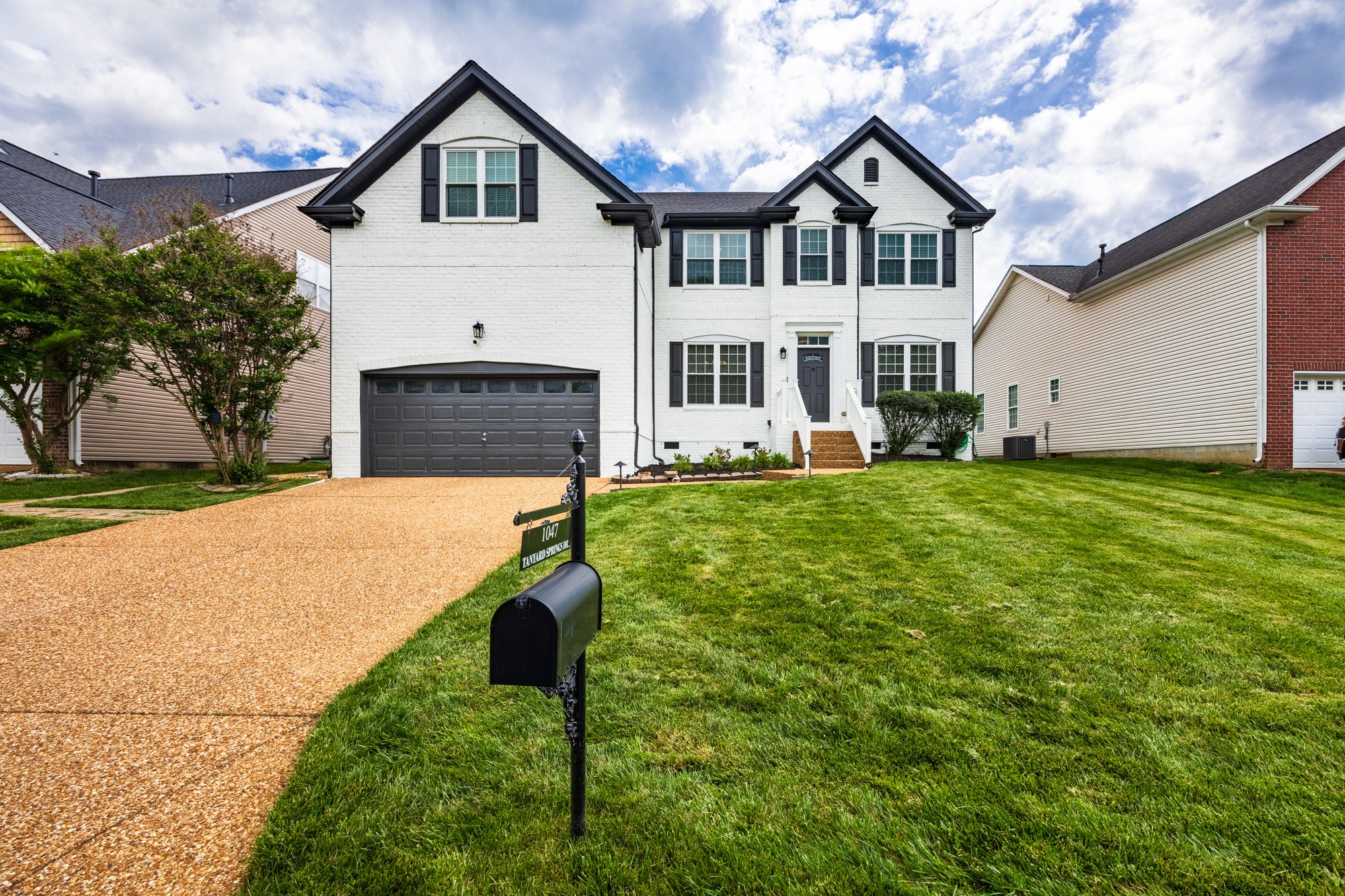 1047 Tanyard Springs Dr Property Photo 3