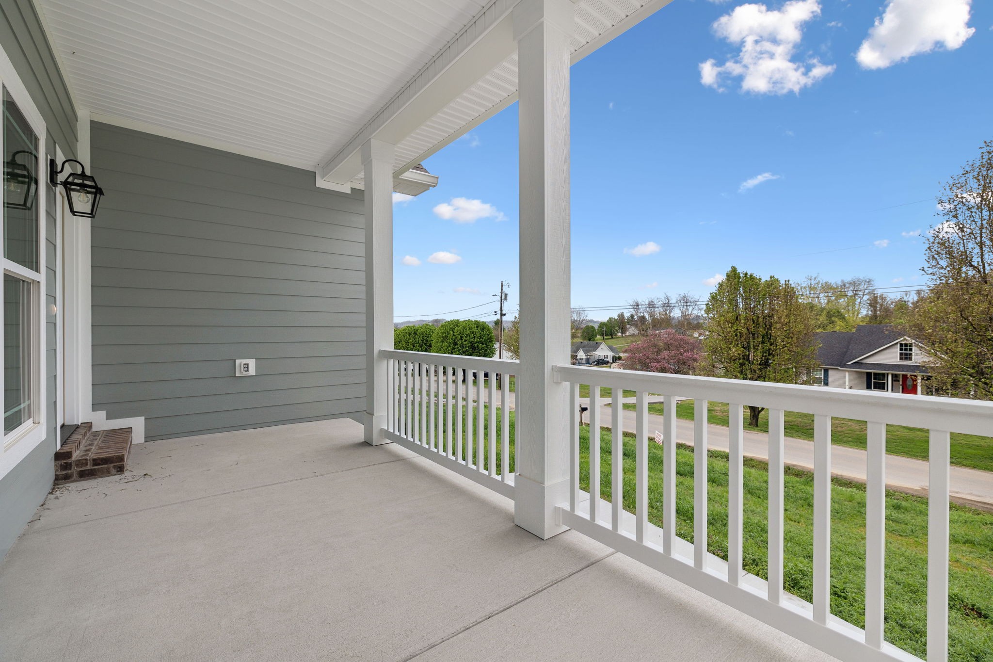 160 Lisa Dr Property Photo 3