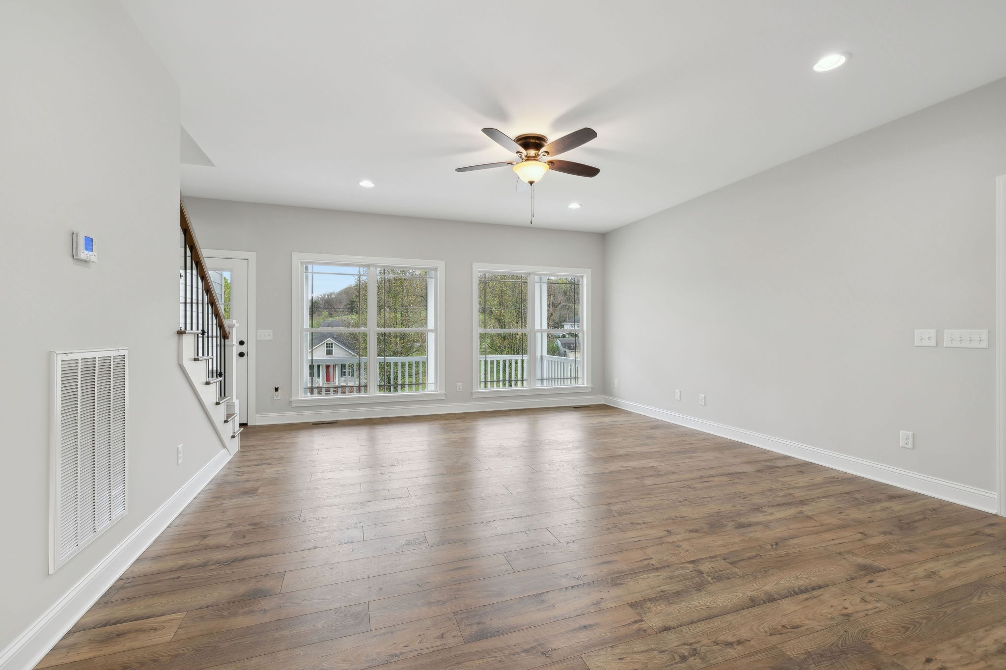 160 Lisa Dr Property Photo 10