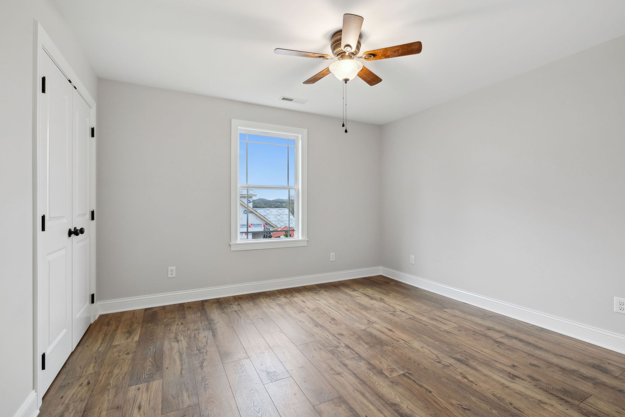 160 Lisa Dr Property Photo 28