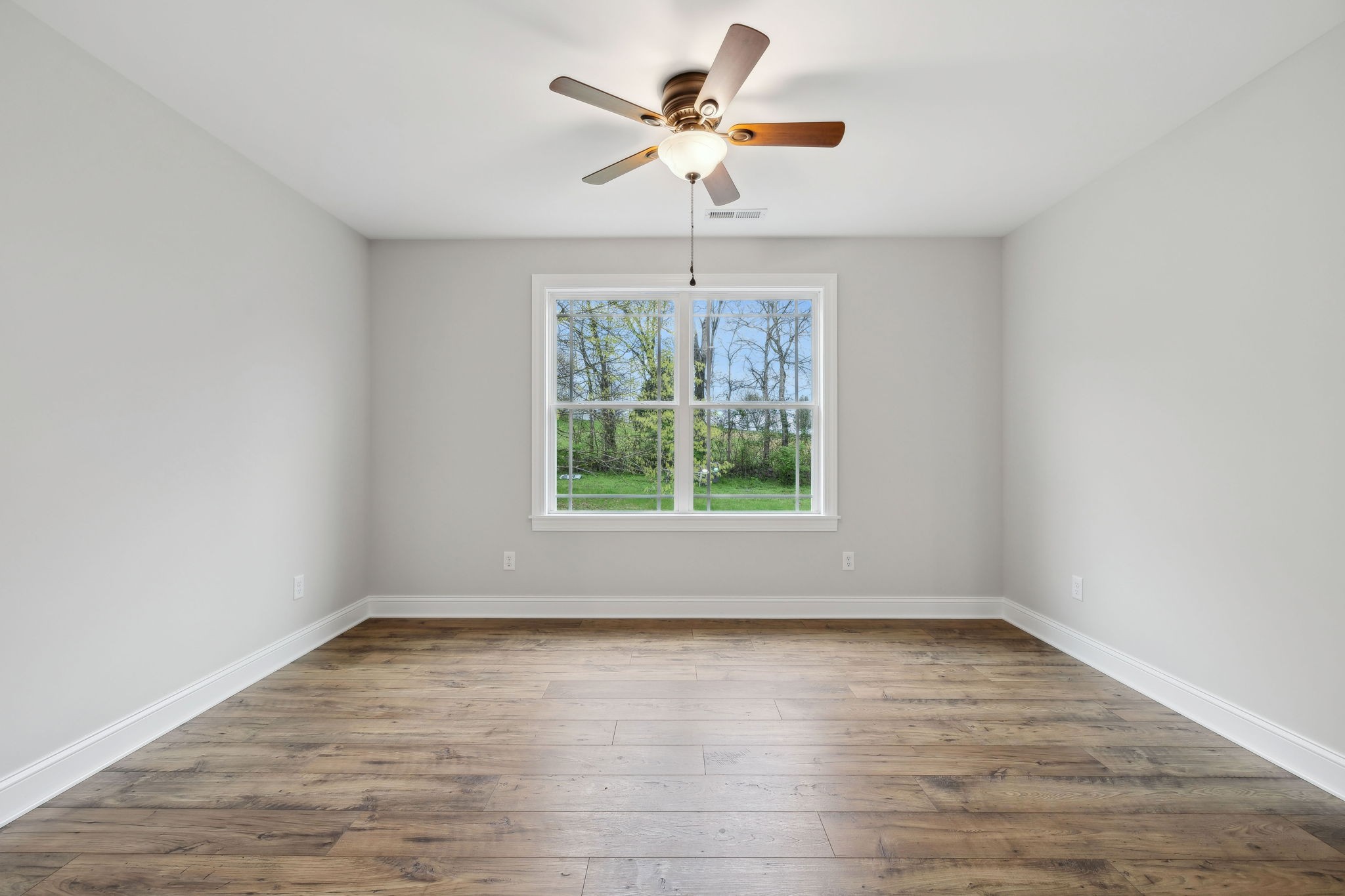 160 Lisa Dr Property Photo 34
