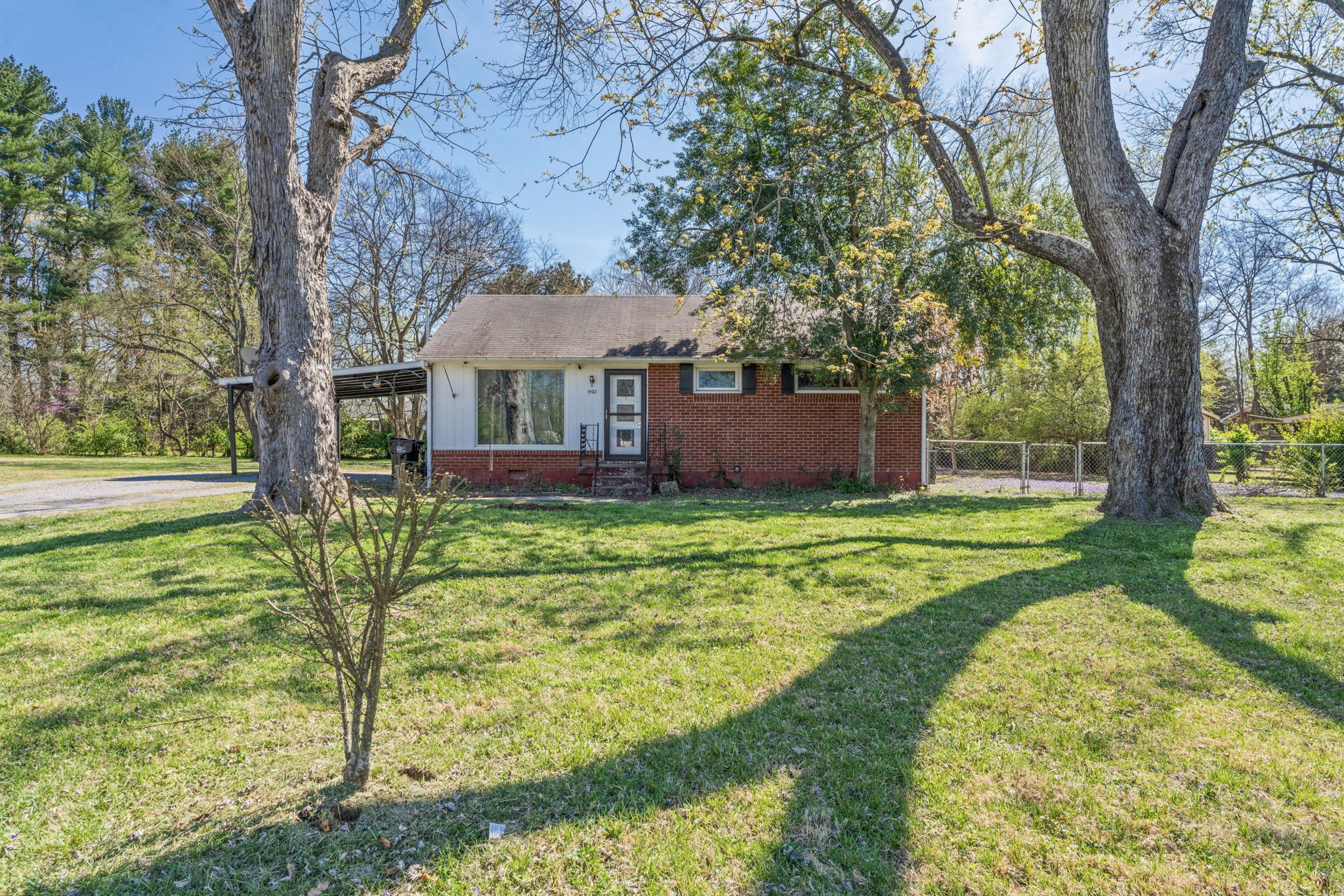 1902 Meadowgreen Dr Property Photo