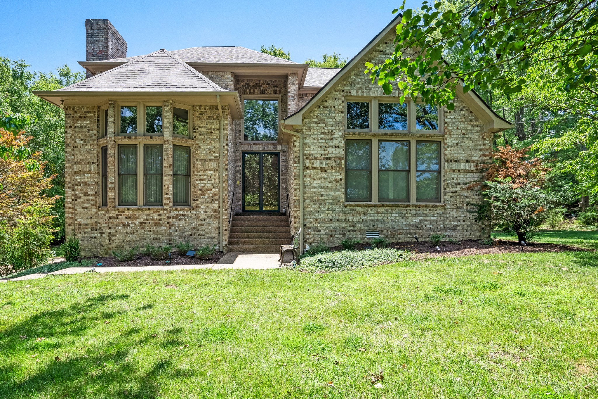 1418 Arrowhead Dr Property Photo