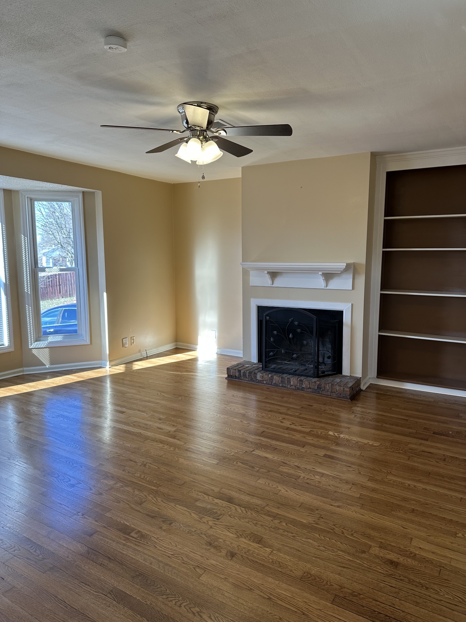 1215 Cabana Cir Property Photo 4