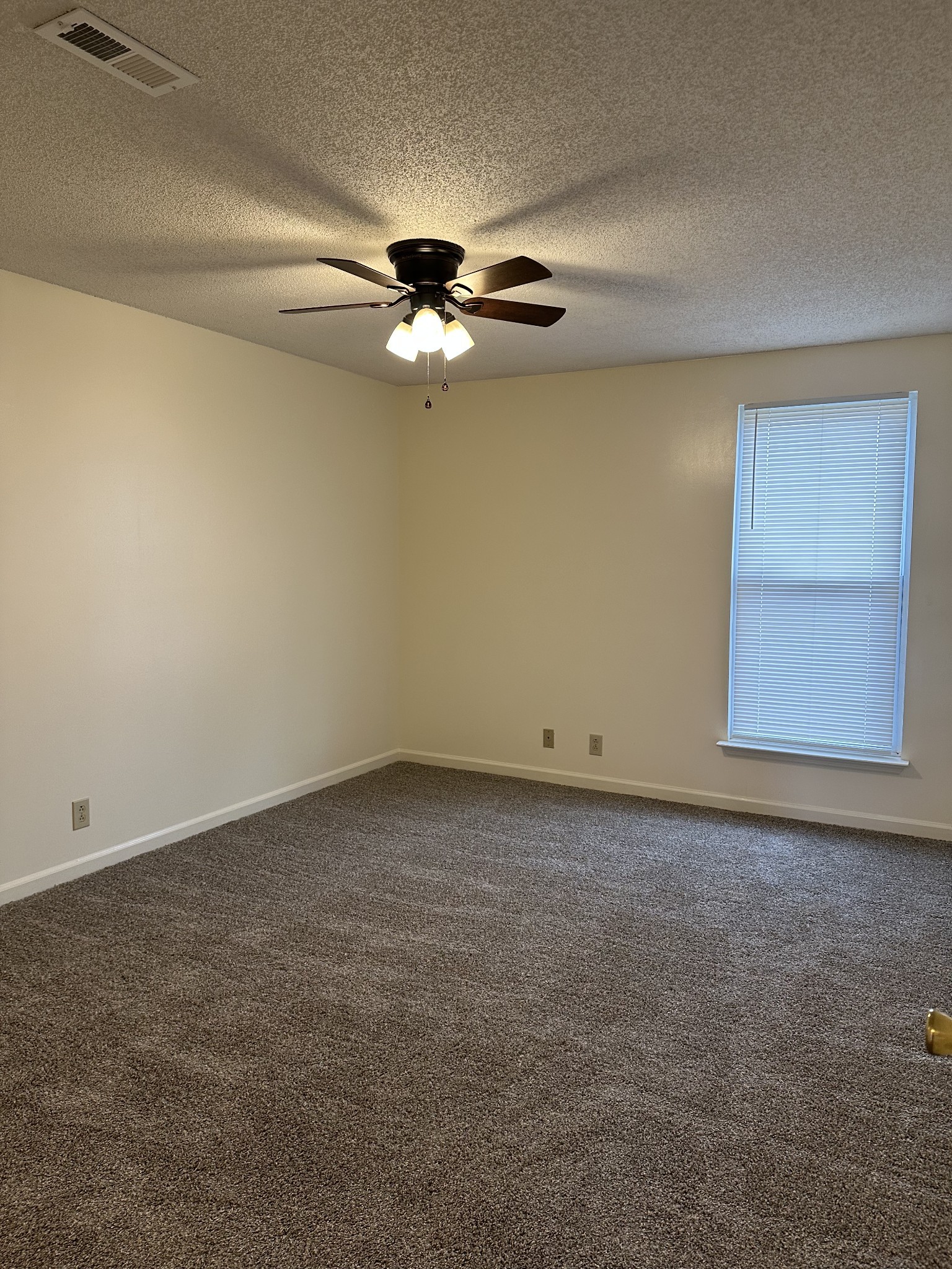 1215 Cabana Cir Property Photo 8
