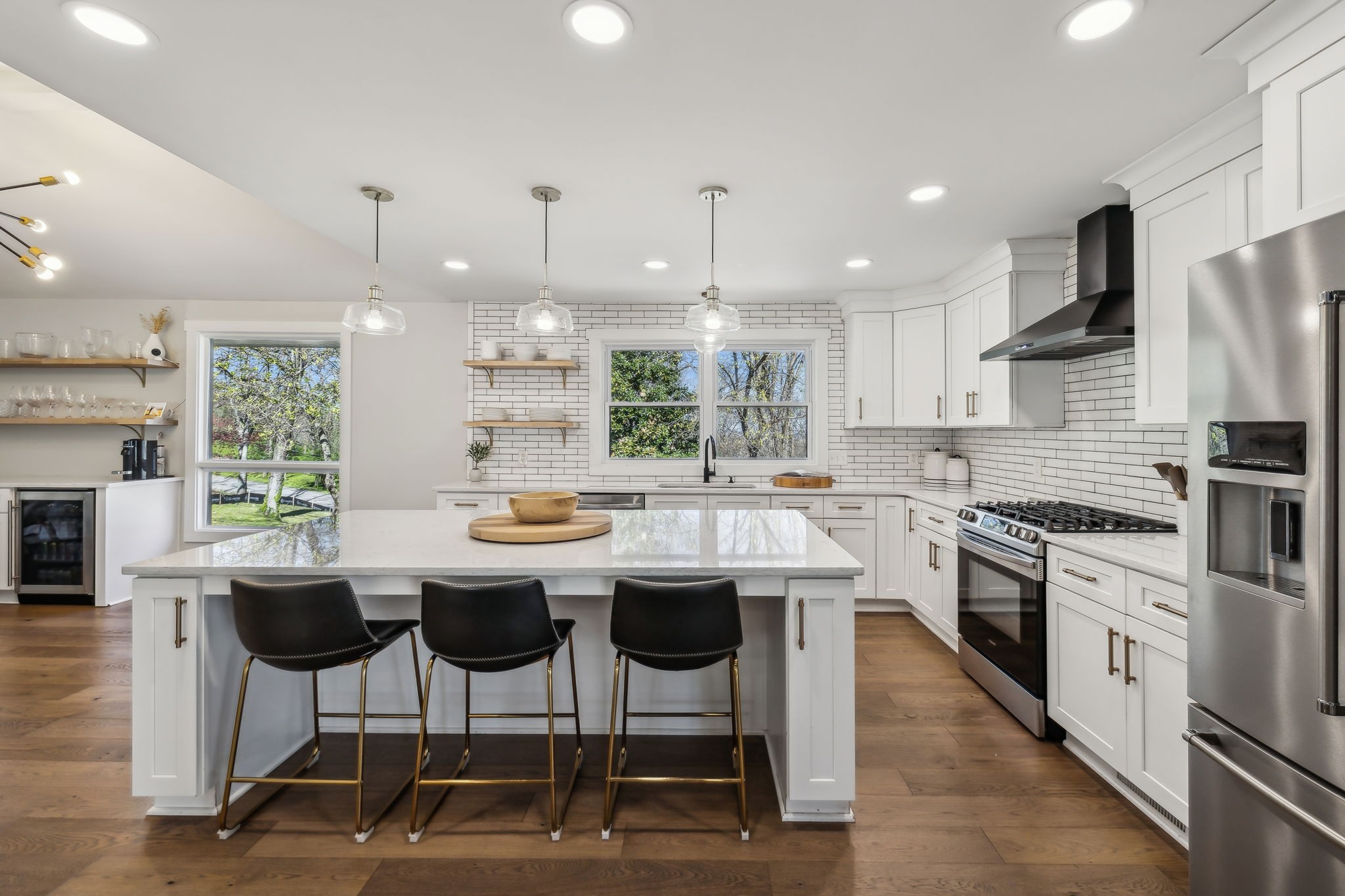 4604 Mountainview Drive Homes Real Estate Listings Main Image