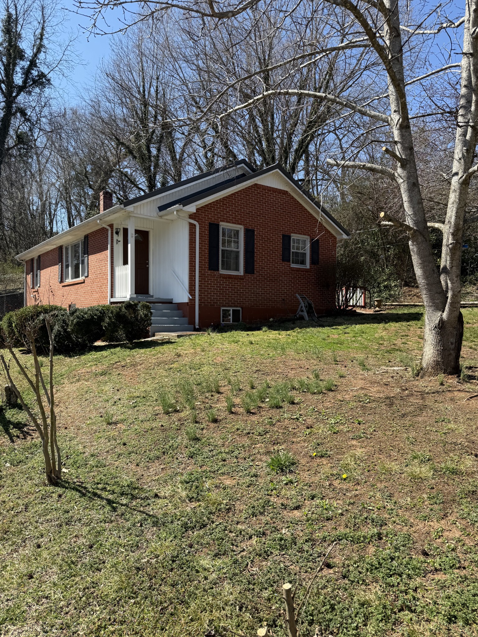 115 Westwood Dr Property Photo 1