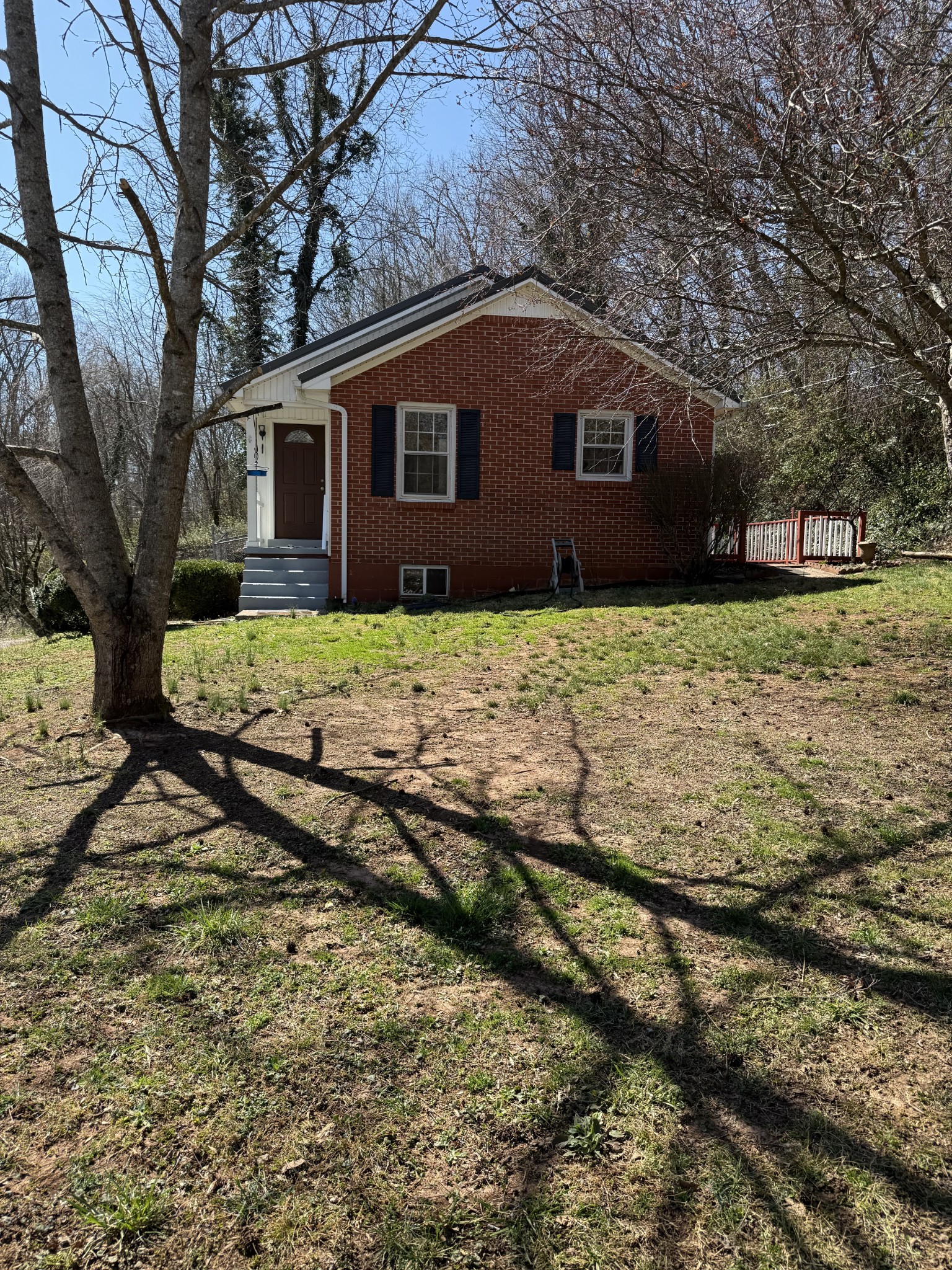 115 Westwood Dr Property Photo 2