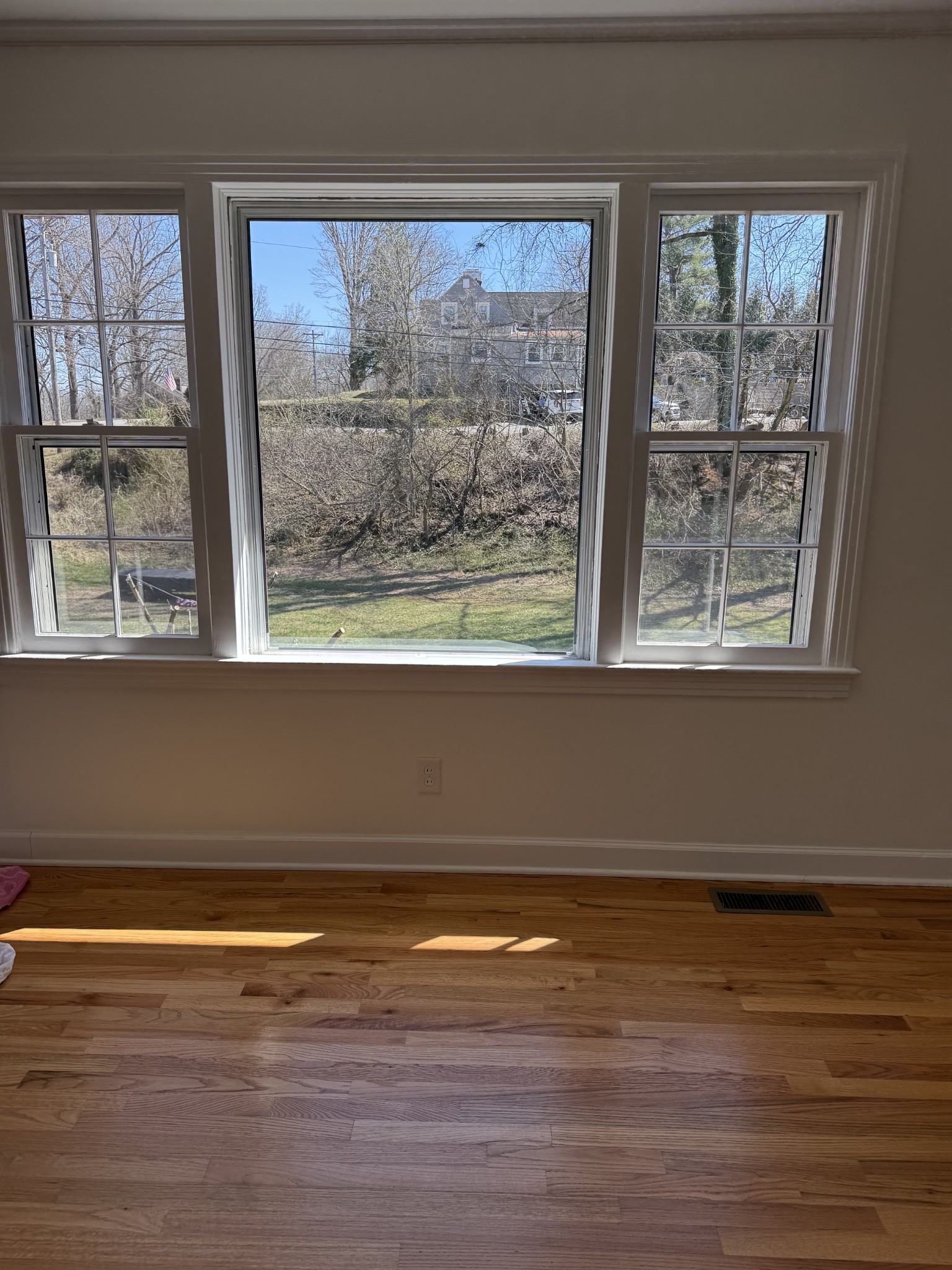 115 Westwood Dr Property Photo 4