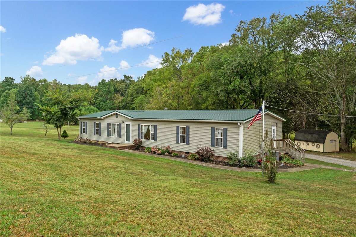 1765 Williamson Branch Rd Property Photo