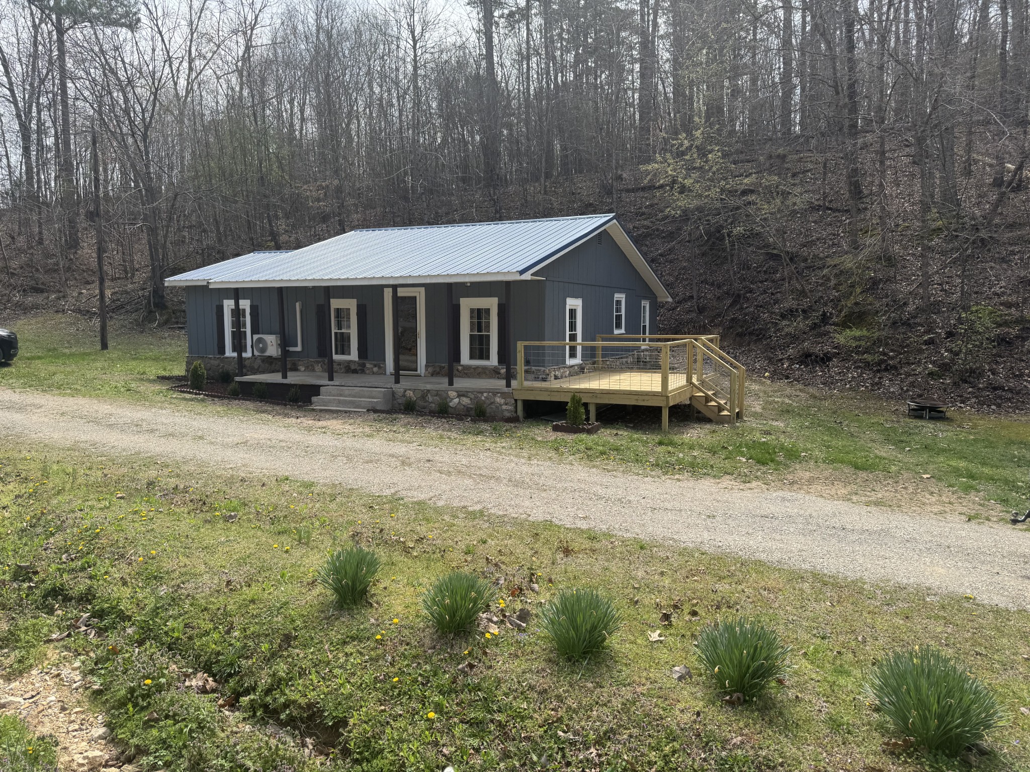 446 Kilburn Hollow Rd Property Photo 2