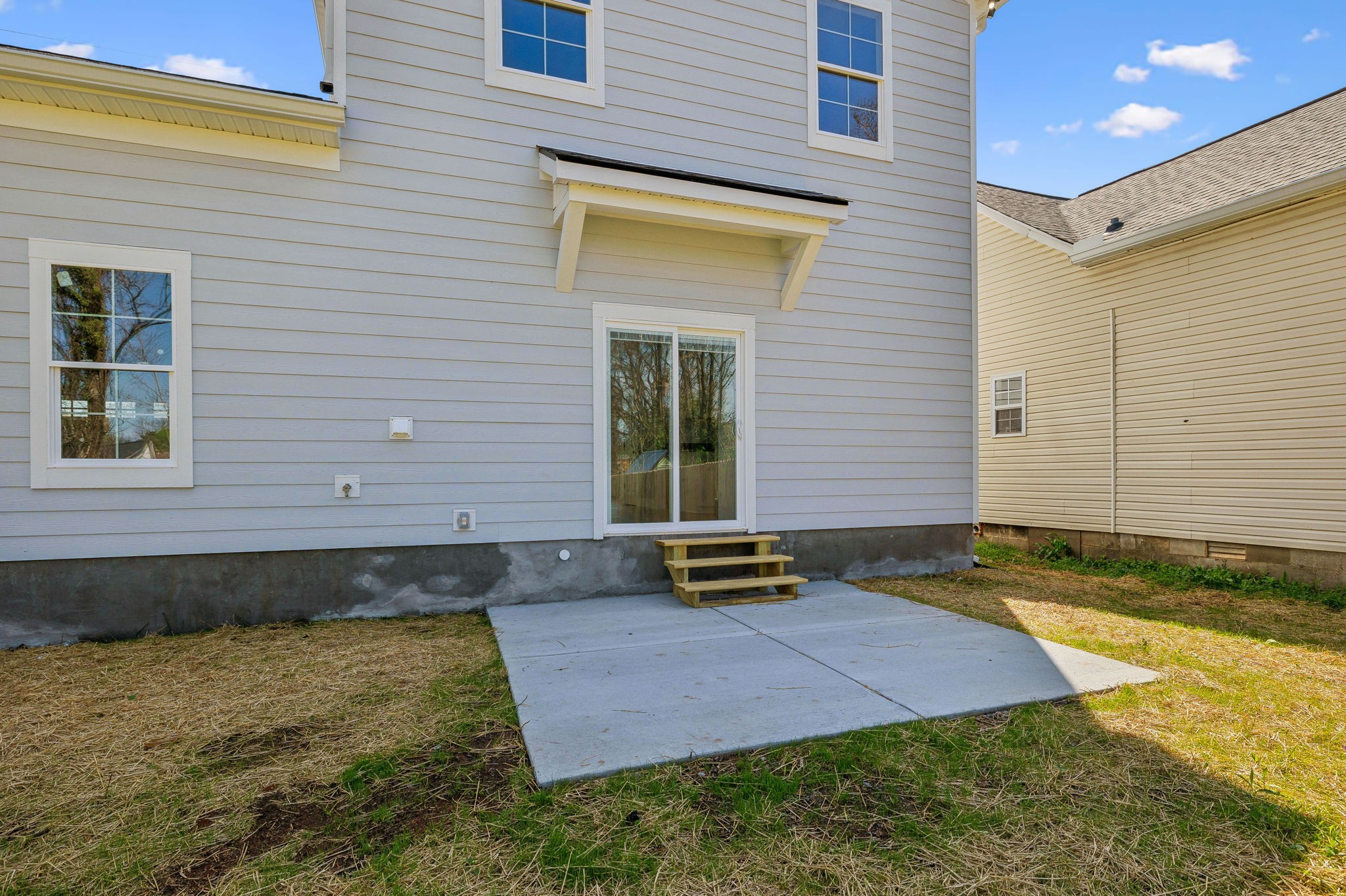 419 E State St Property Photo 4