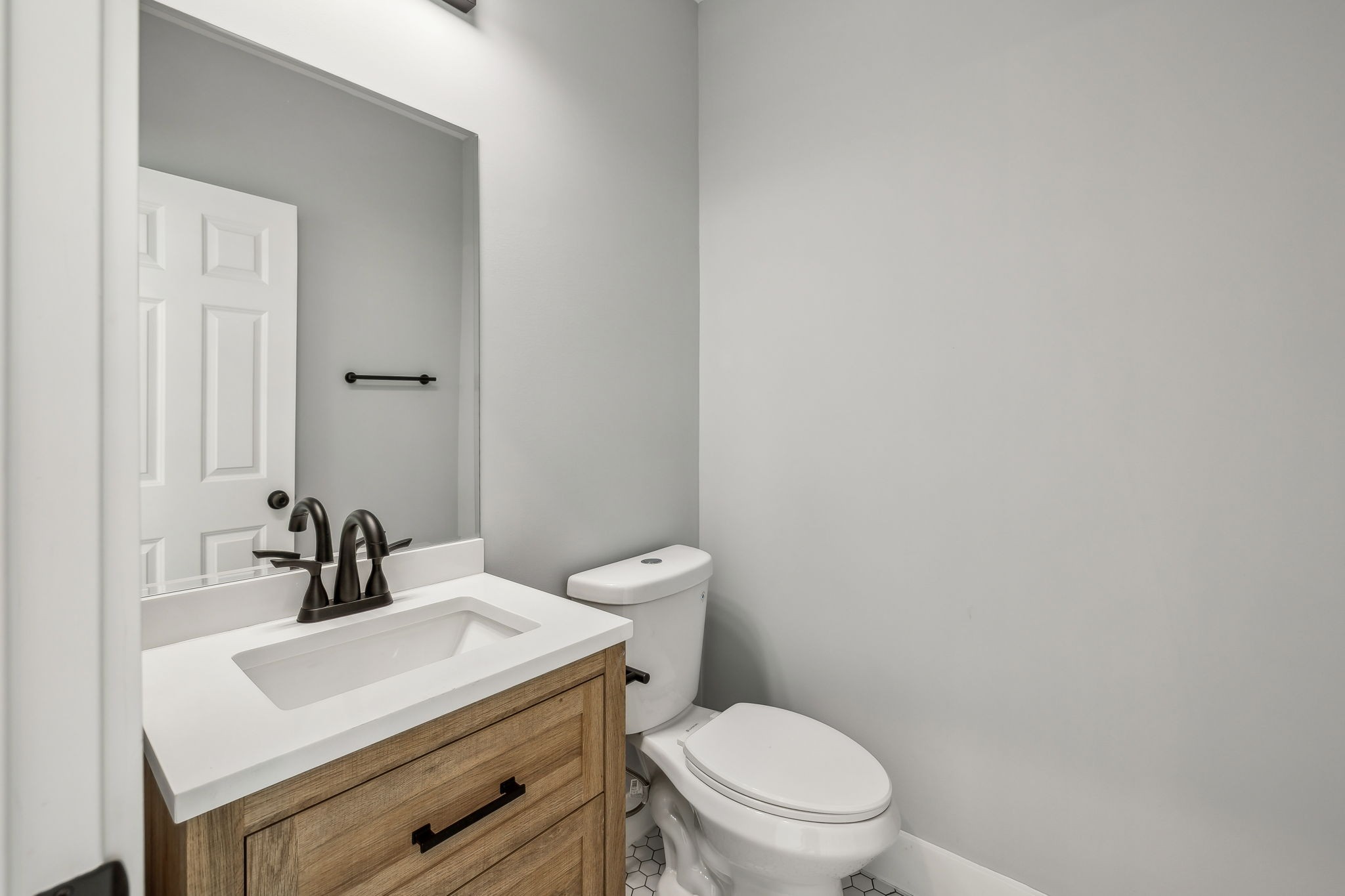 419 E State St Property Photo 13