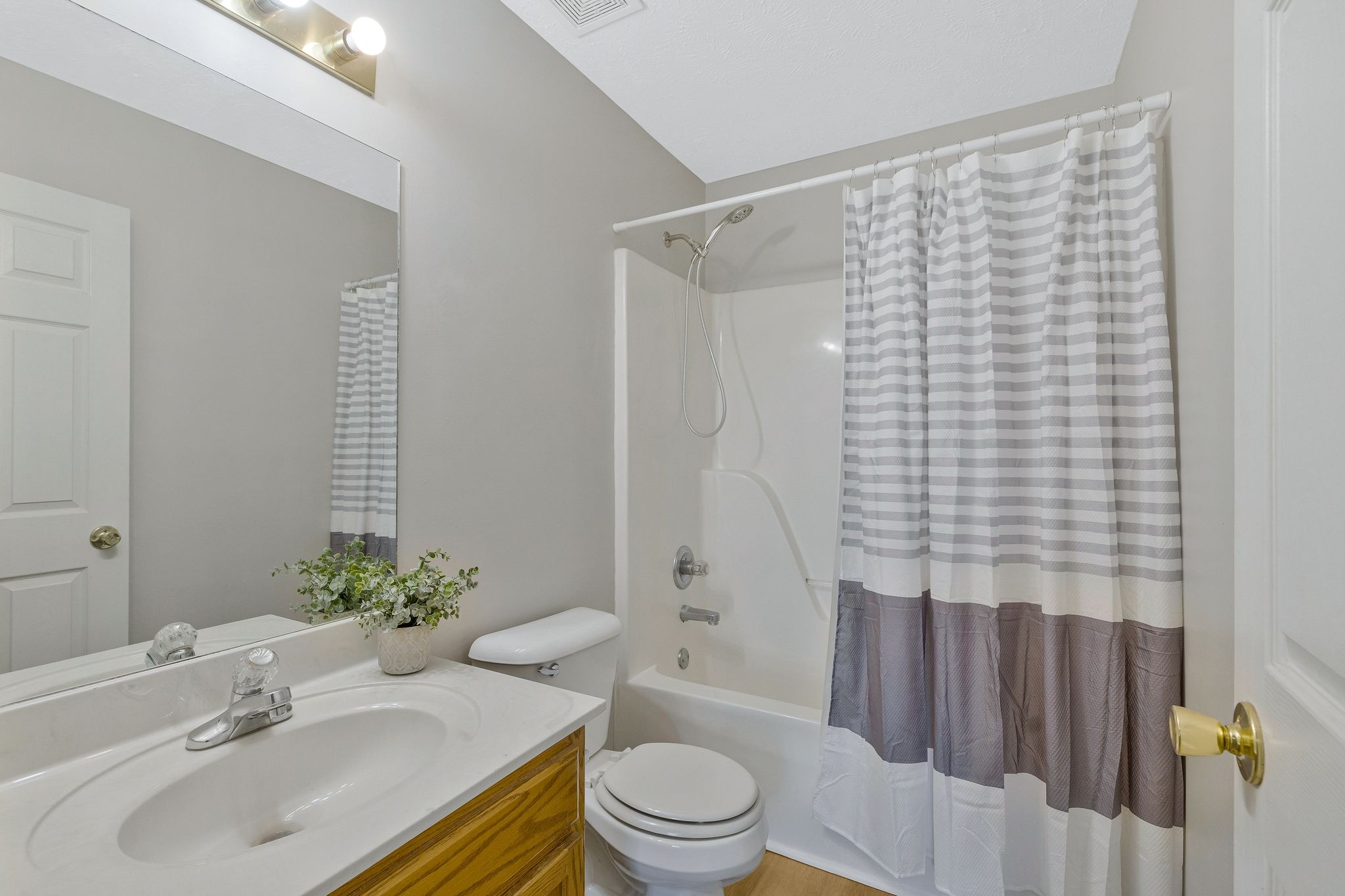 1503 Center Pointe Drive Property Photo 32