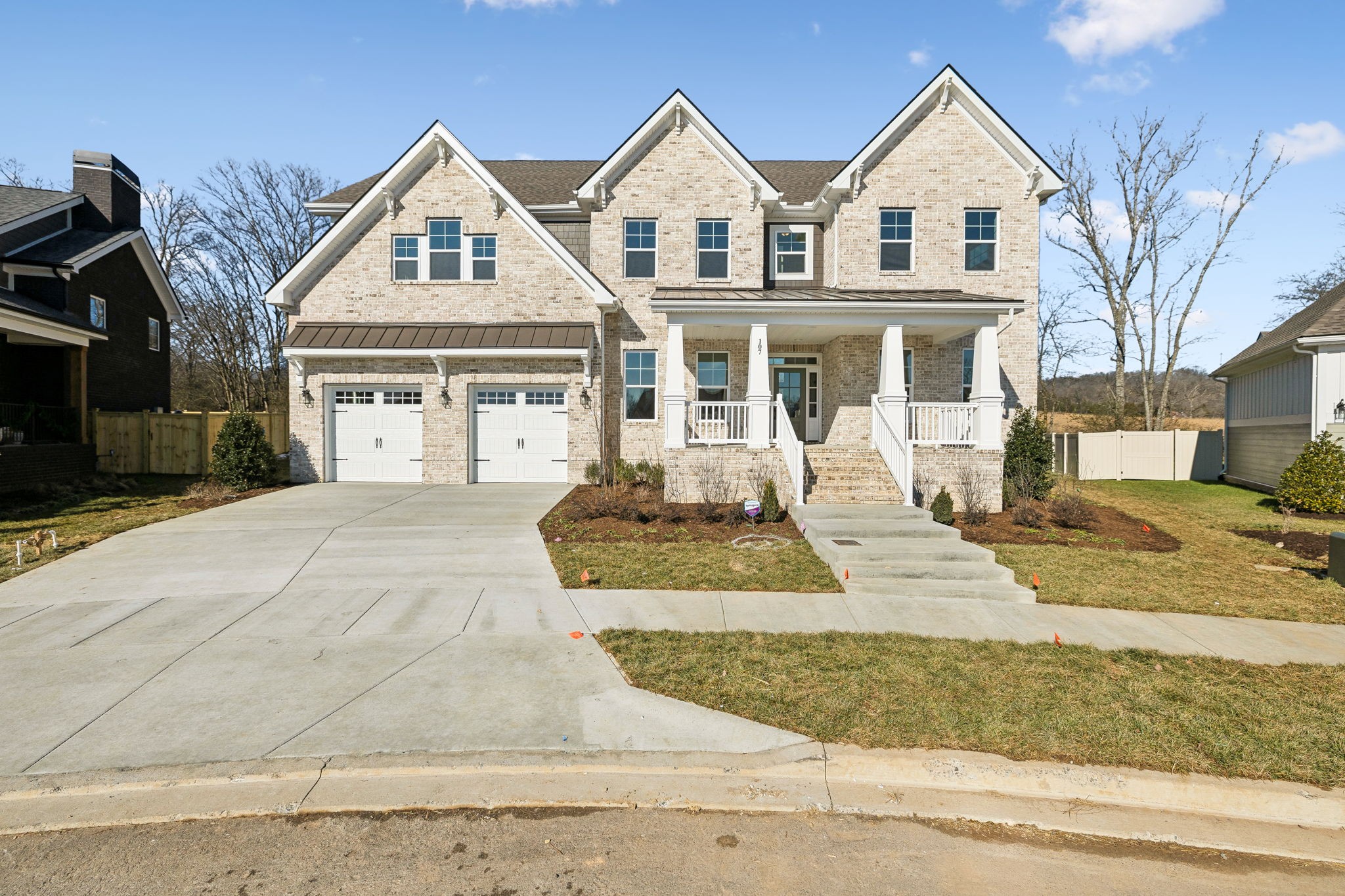 107 Emerson Ct Property Photo 3