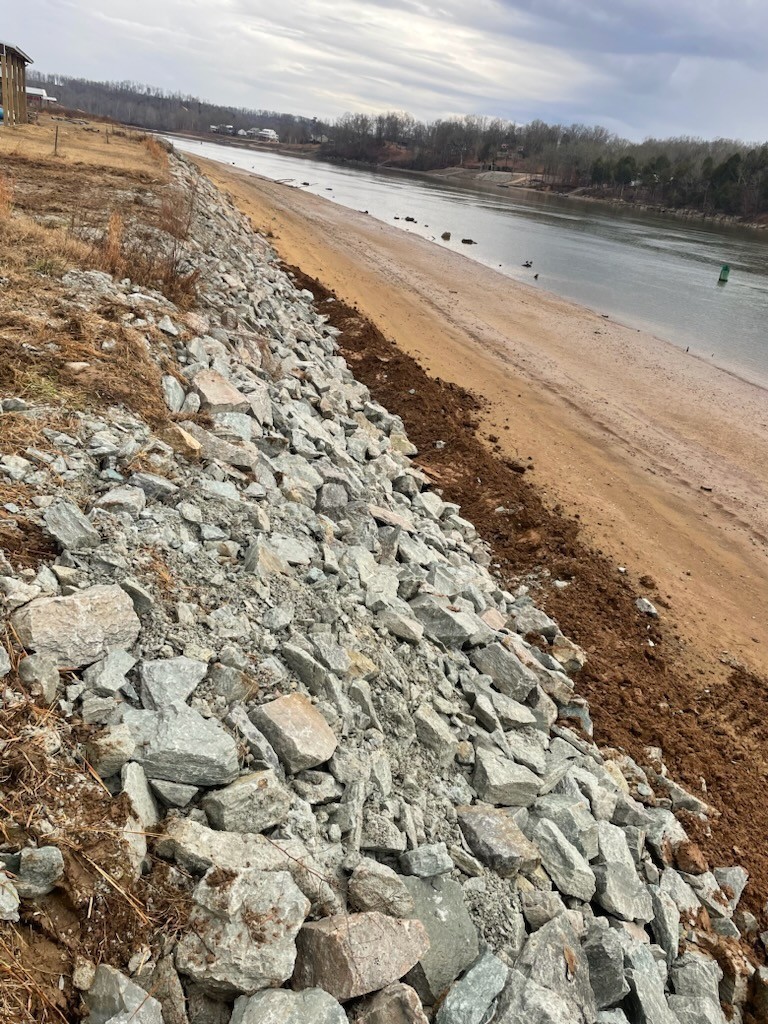 2027 Hardin Bottom River Rd Property Photo 2