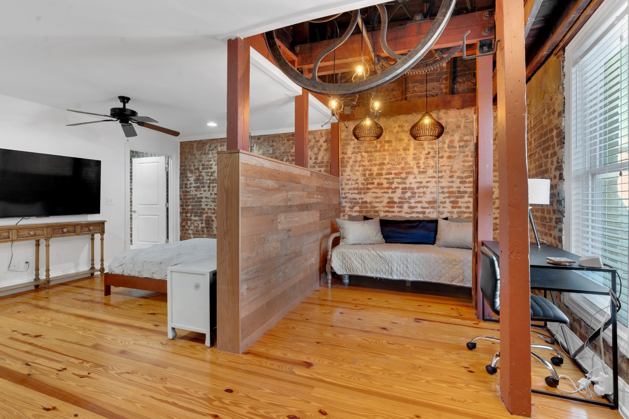 7 S College St Property Photo 44