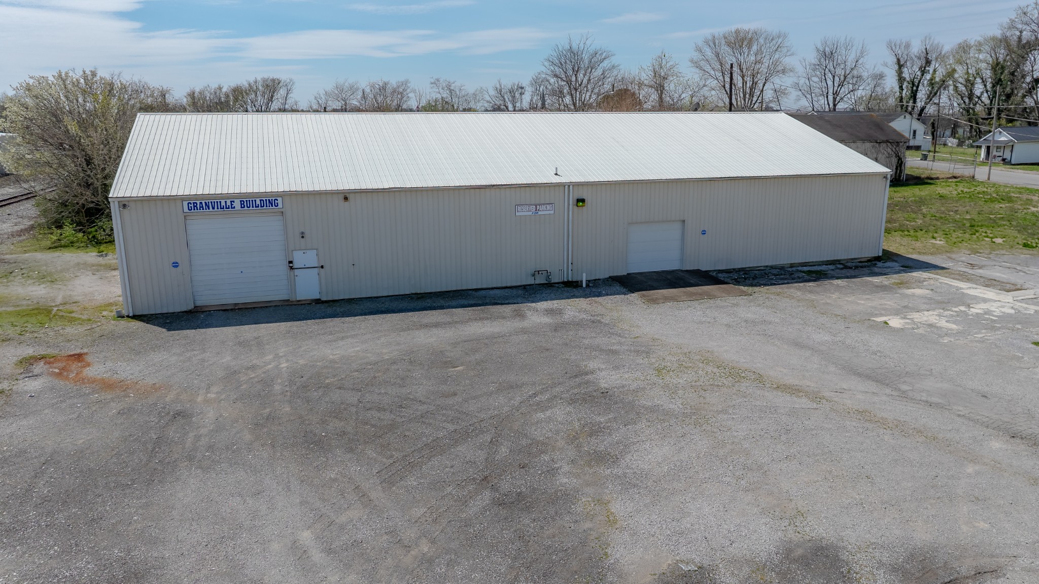 417 1st St, E Property Photo 1