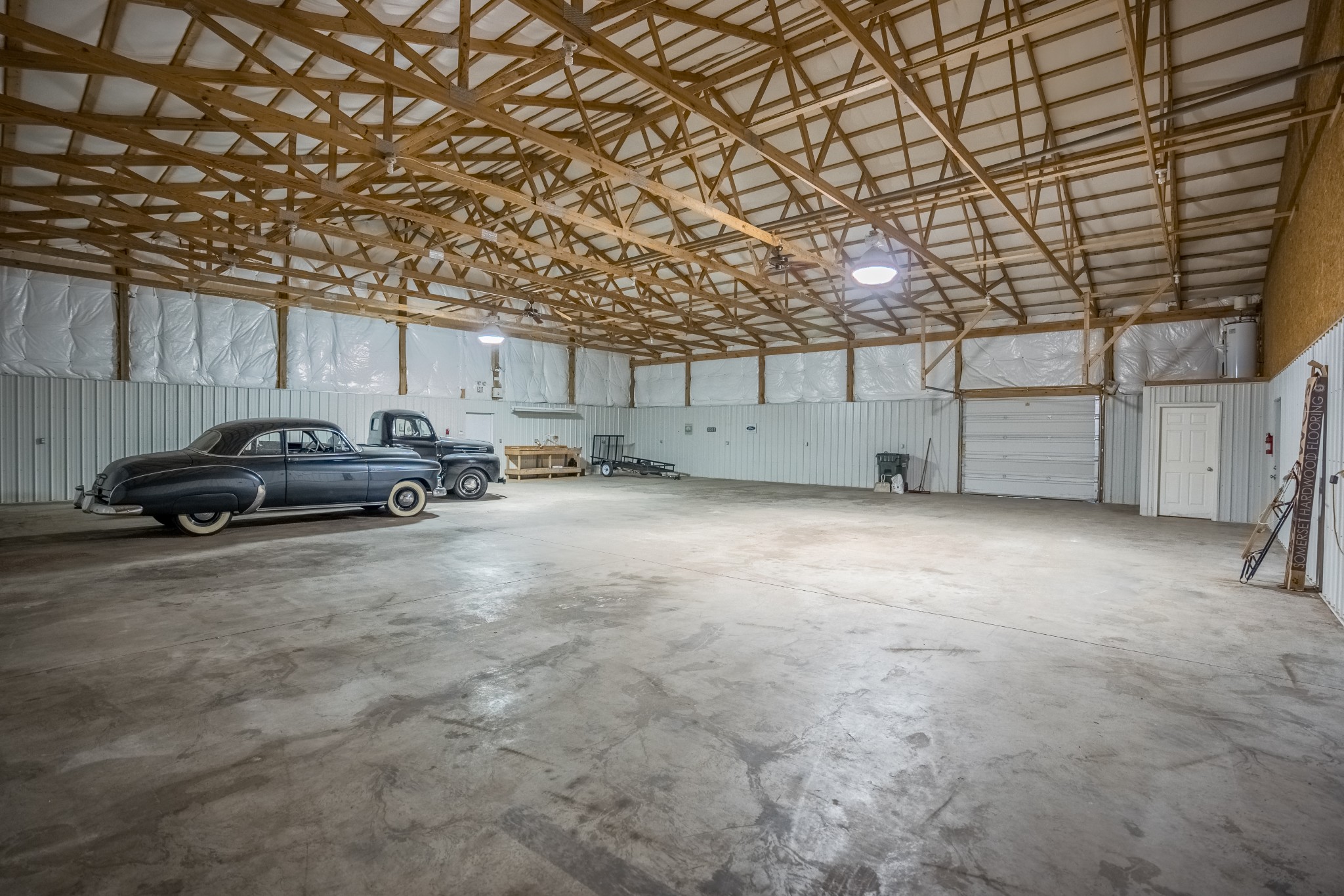 417 1st St, E Property Photo 10