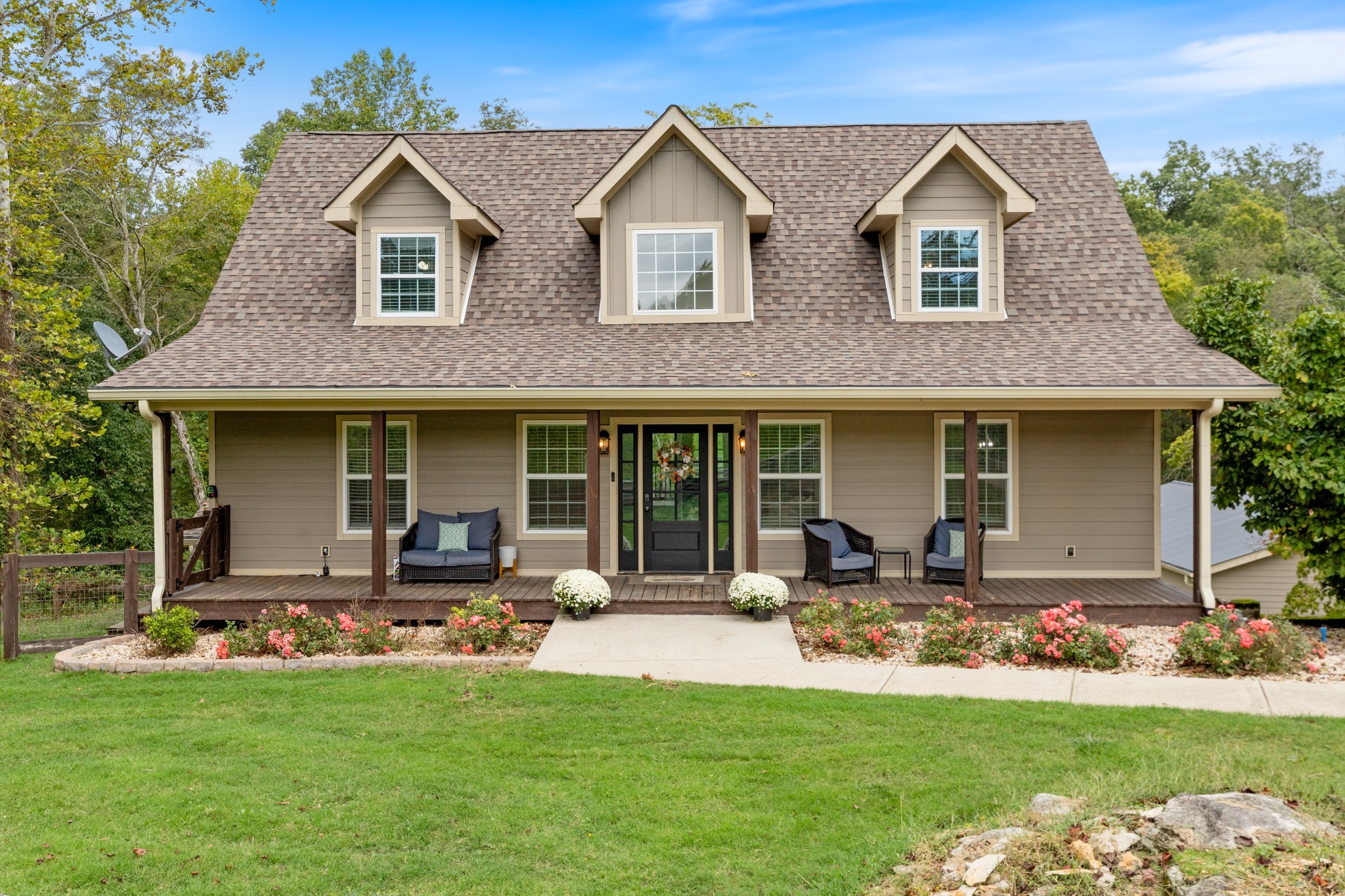 157 Gibbs Rd Property Photo