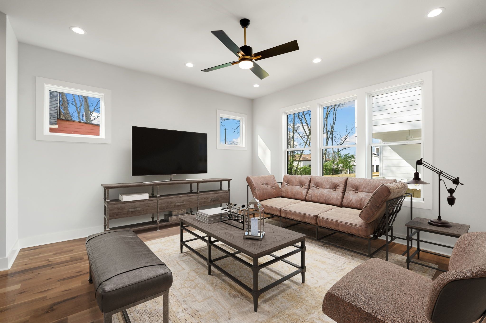 1811 10th Ave, N Property Photo 3